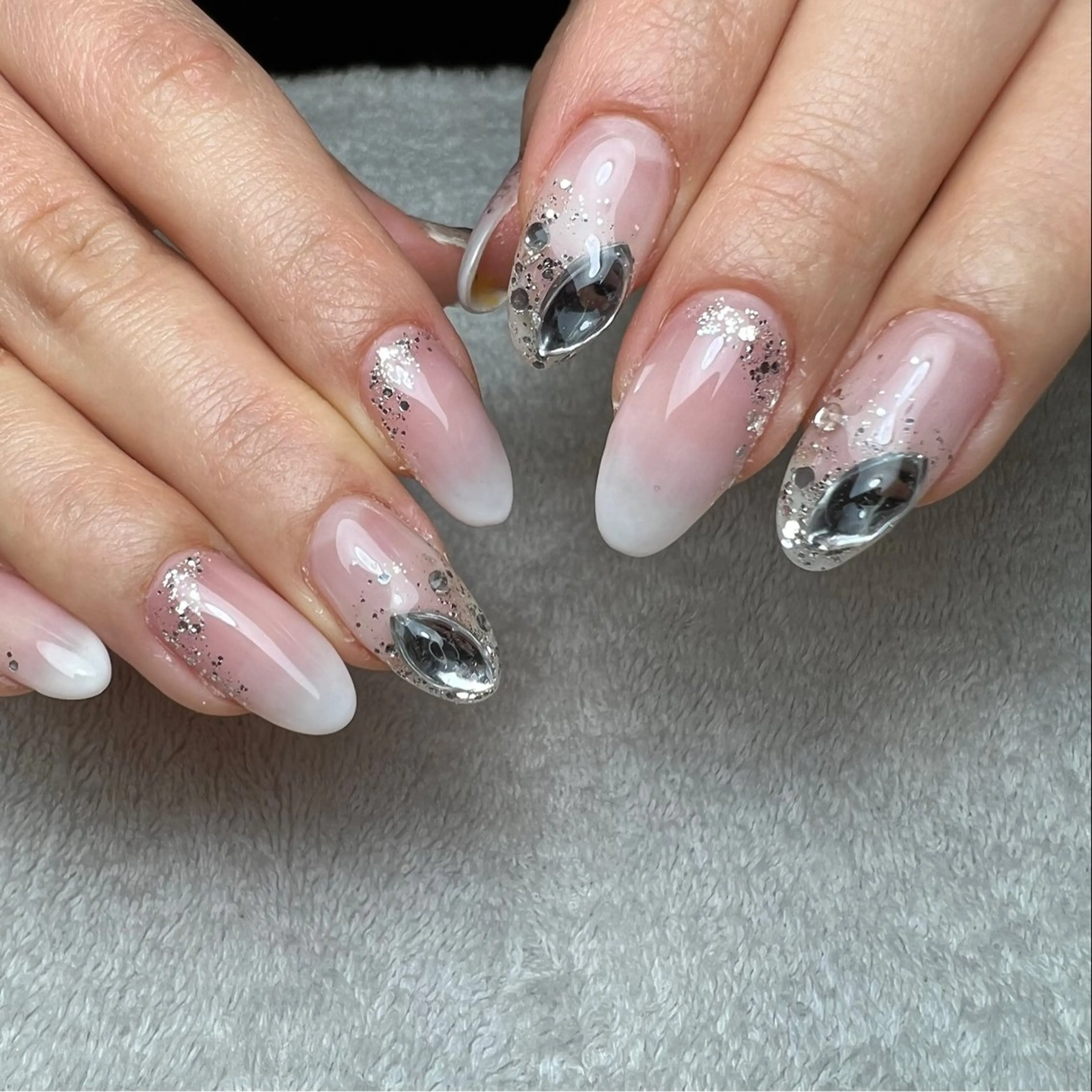 ネイル グラデーション ラメ(グリッター) ハンドネイル COCO+所属・COCO +のエステ・リラクイメージ