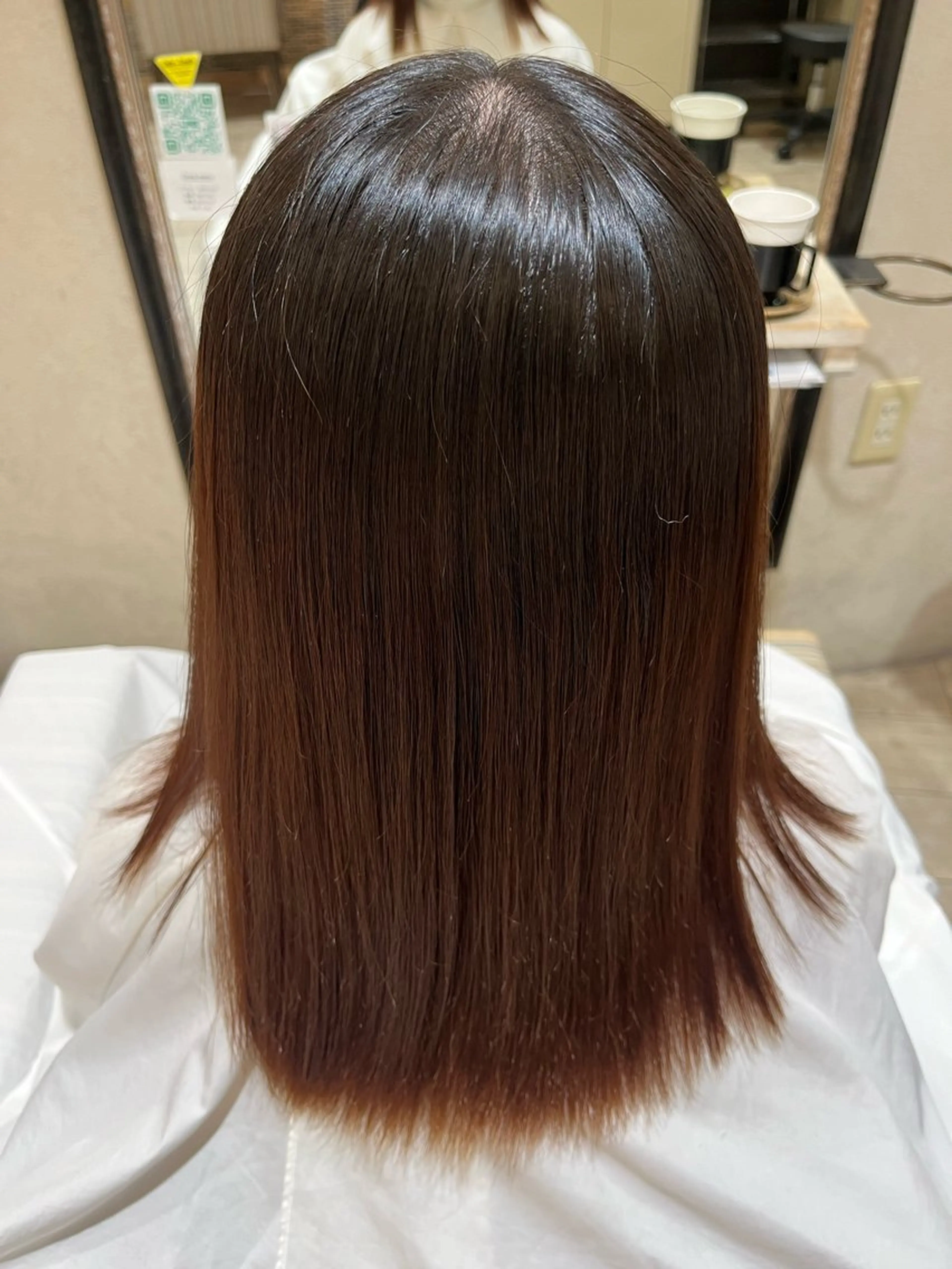 ミディアム 吉岡 菜月のヘアスタイル