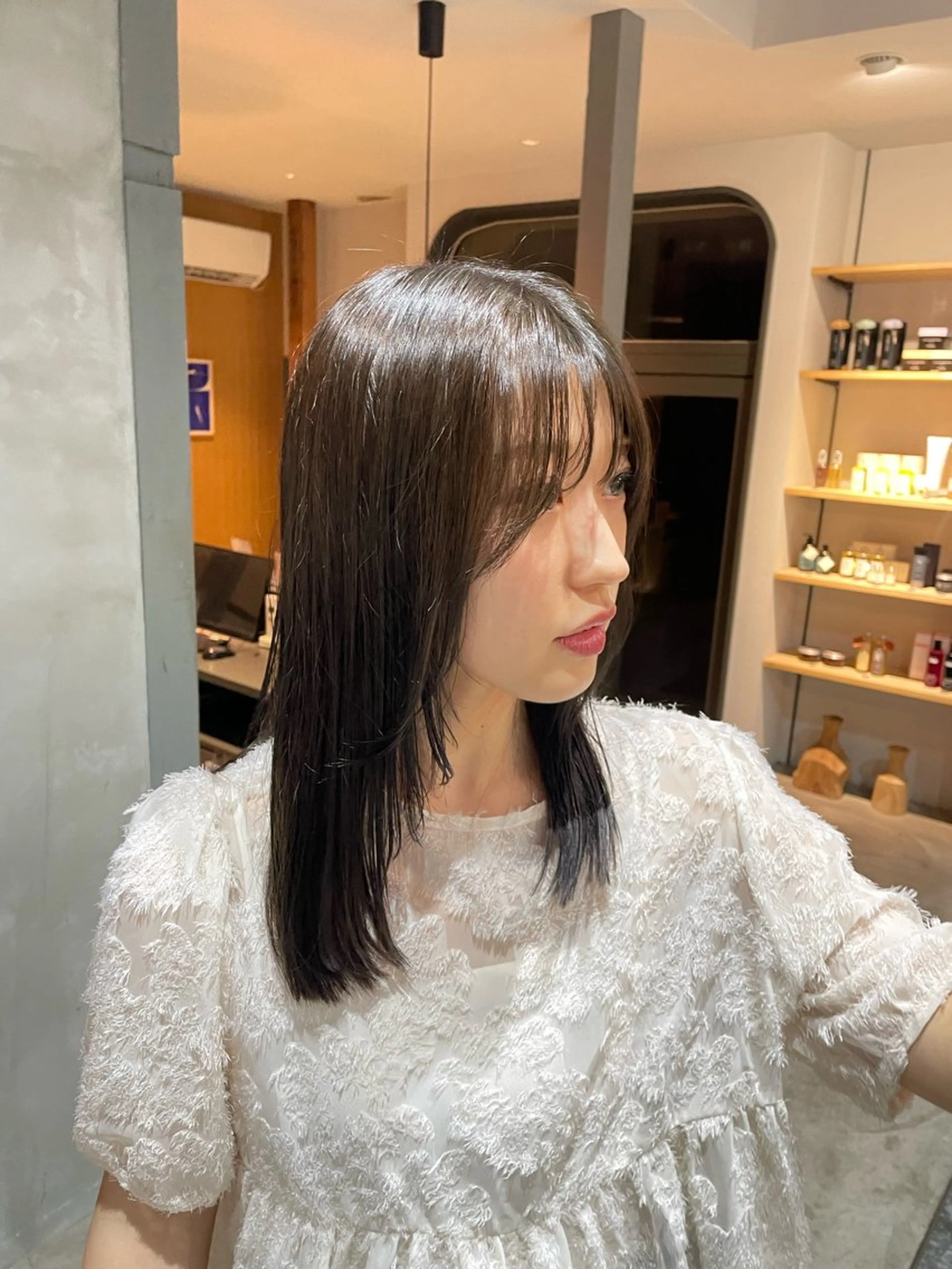 ミディアム soi 小島陽香のヘアスタイル