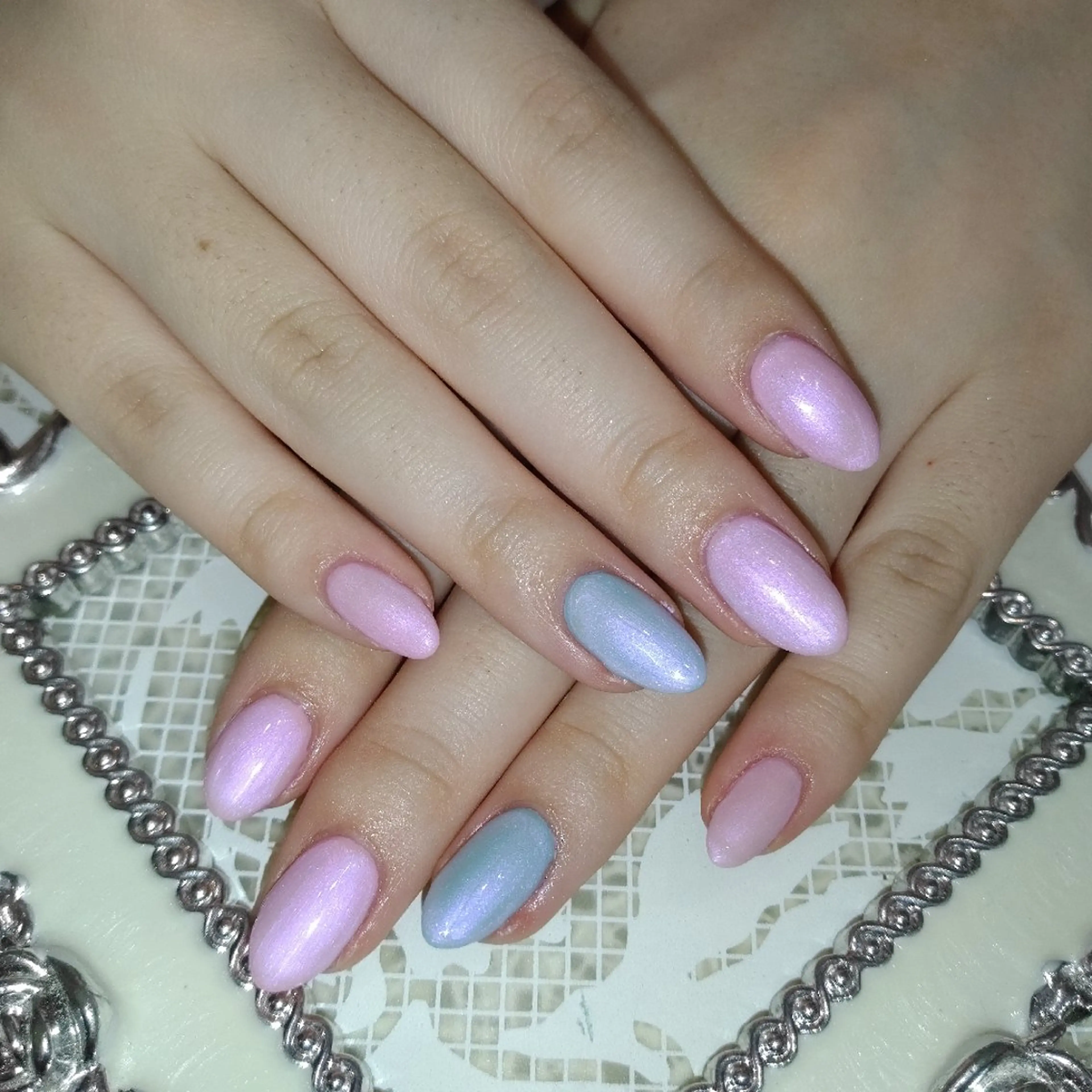 ネイル エステとネイル ローズコンフォートのネイルデザイン