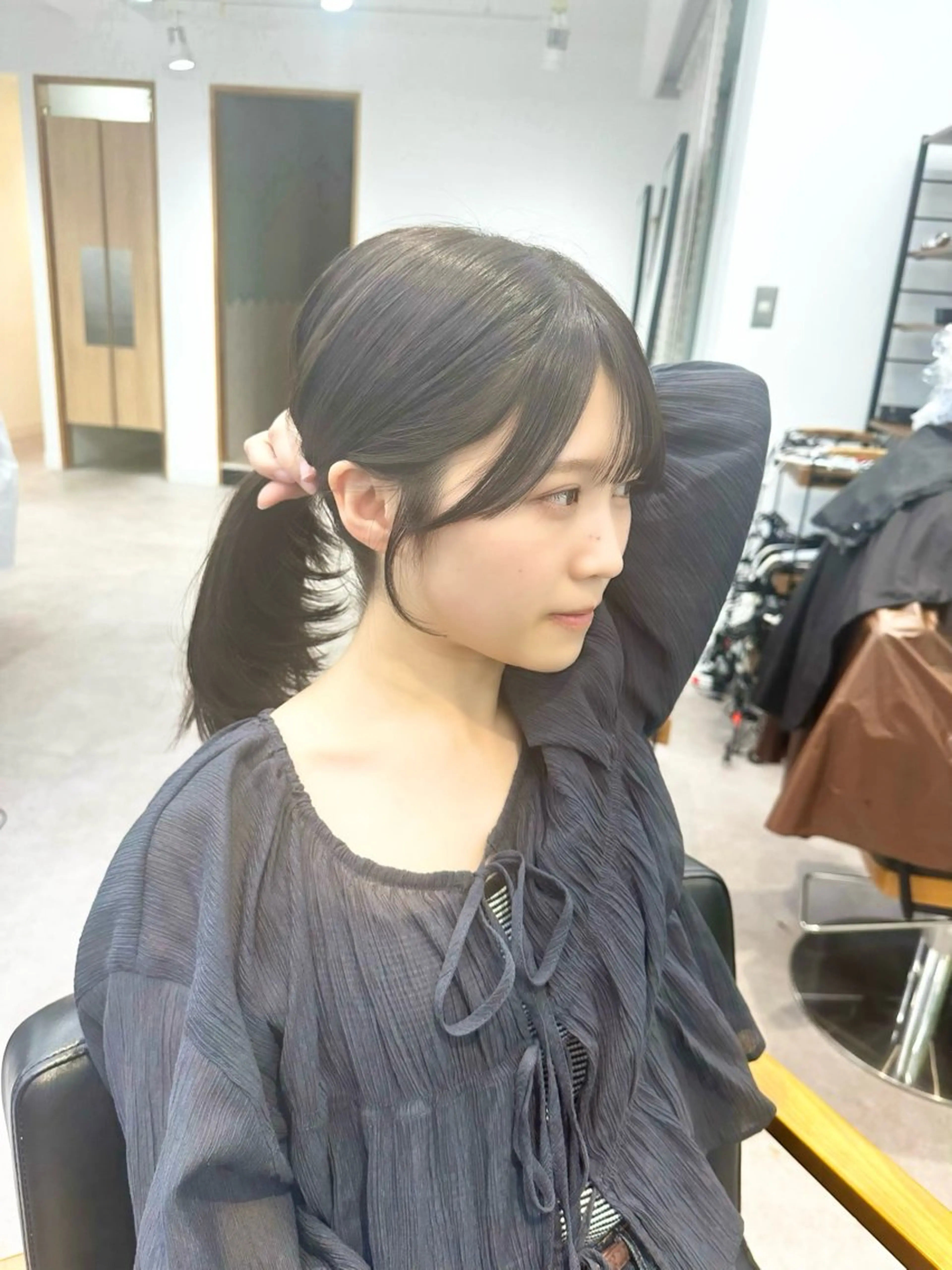セミロング カラー パーマ ヘアアレンジ キッズ カット 縮毛矯正 レイヤーカット／顔周 りカット/縮毛矯正のヘアスタイル