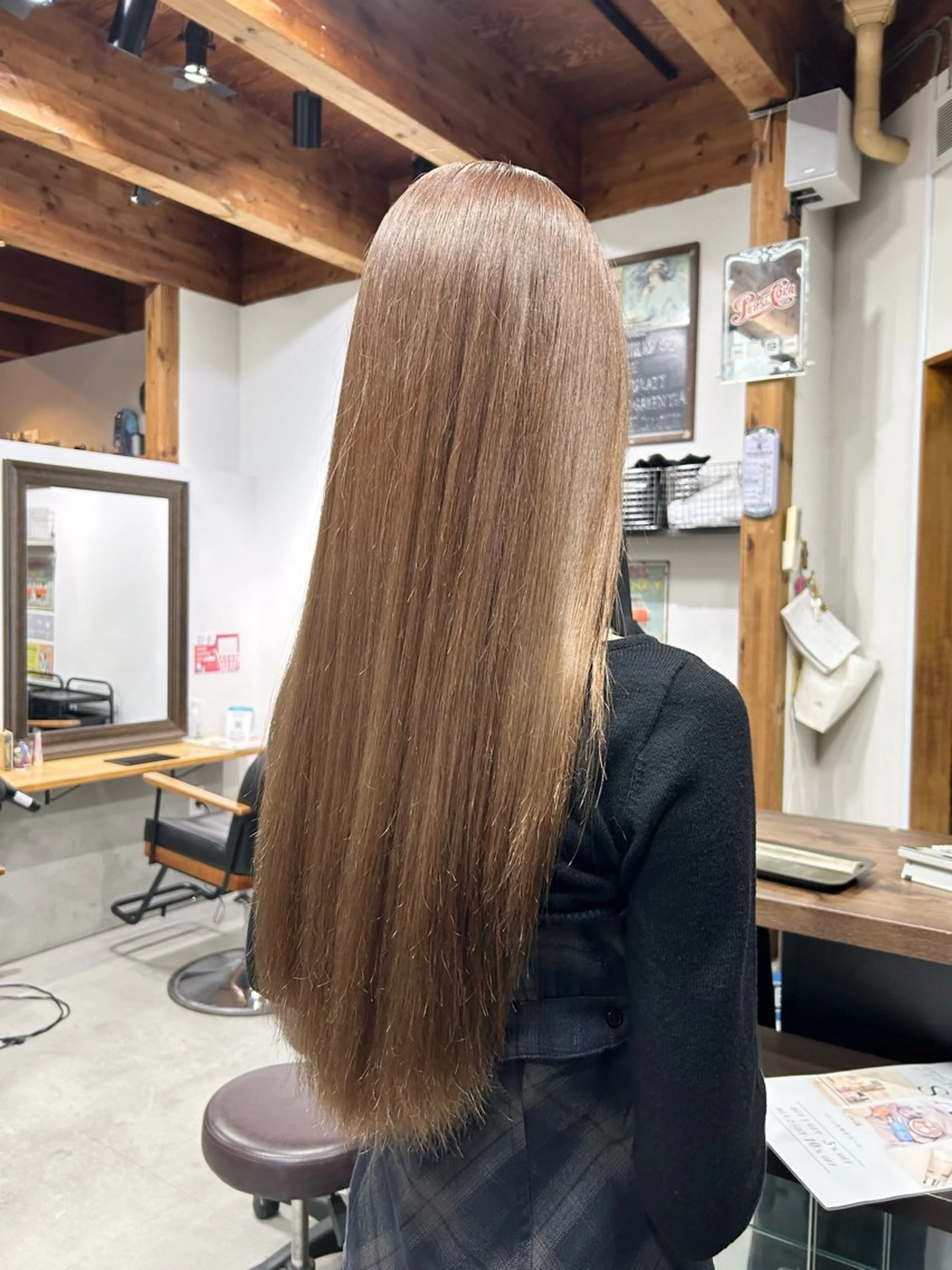 ロング カラー ベージュカラー ヘアカラー ROUIS/ mioのヘアスタイル