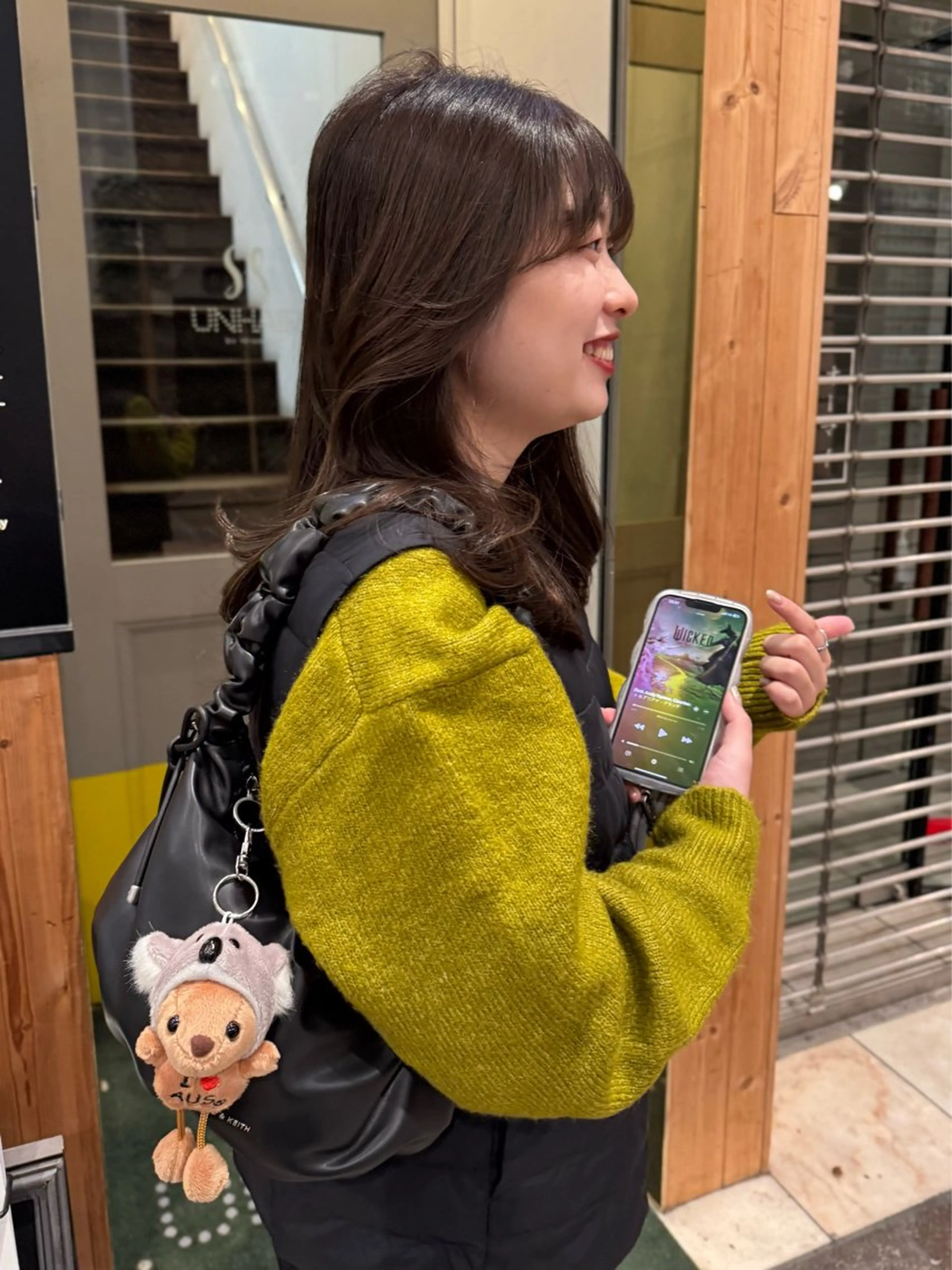 セミロング カット ヘアカラー shiro.kobe 森彩華のヘアスタイル