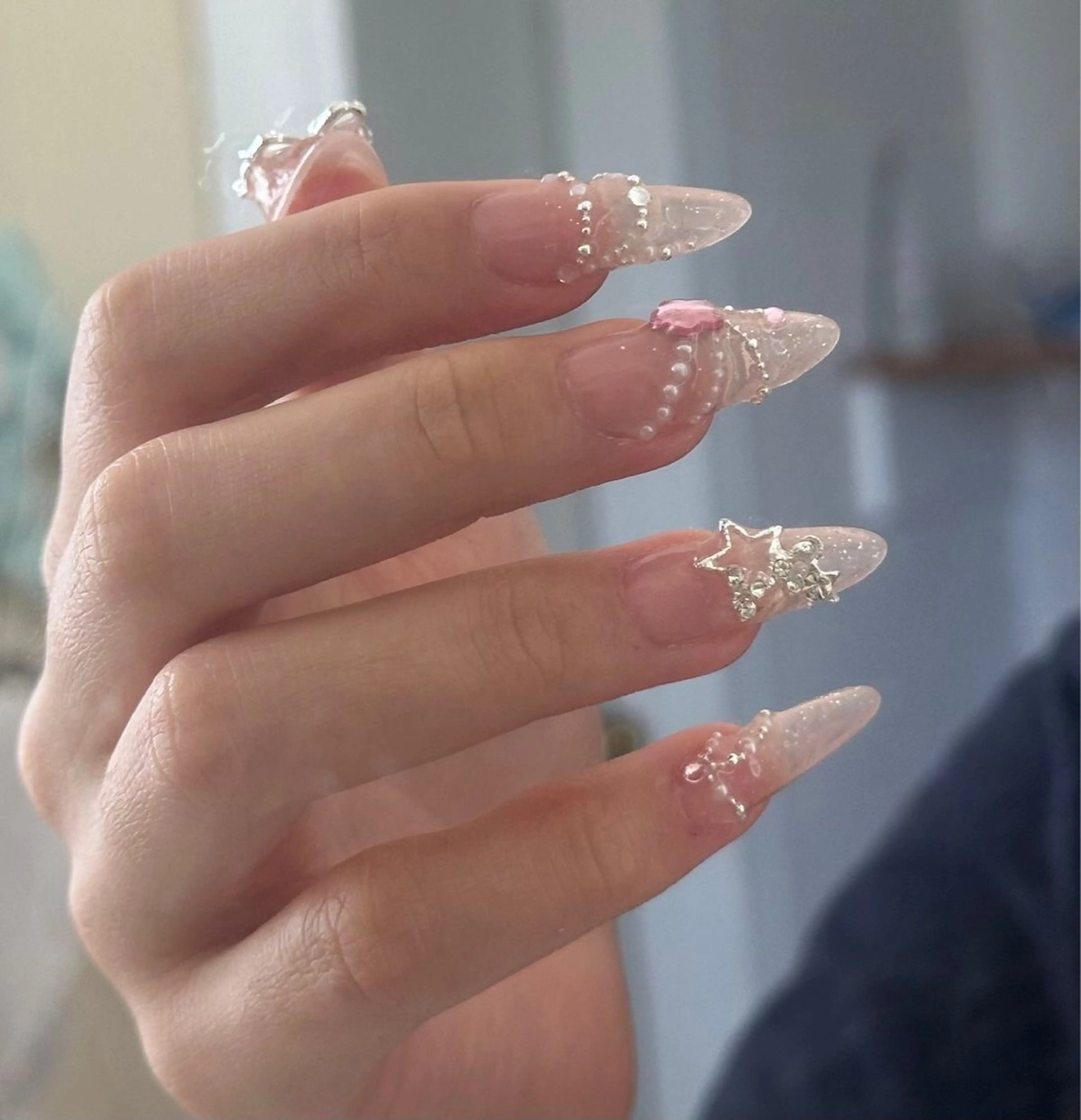 ネイル グラデーション ラメ(グリッター) マグネットネイル ミラーネイル ニュアンスネイル ハンドネイル Lumi de nailsのネイルデザイン