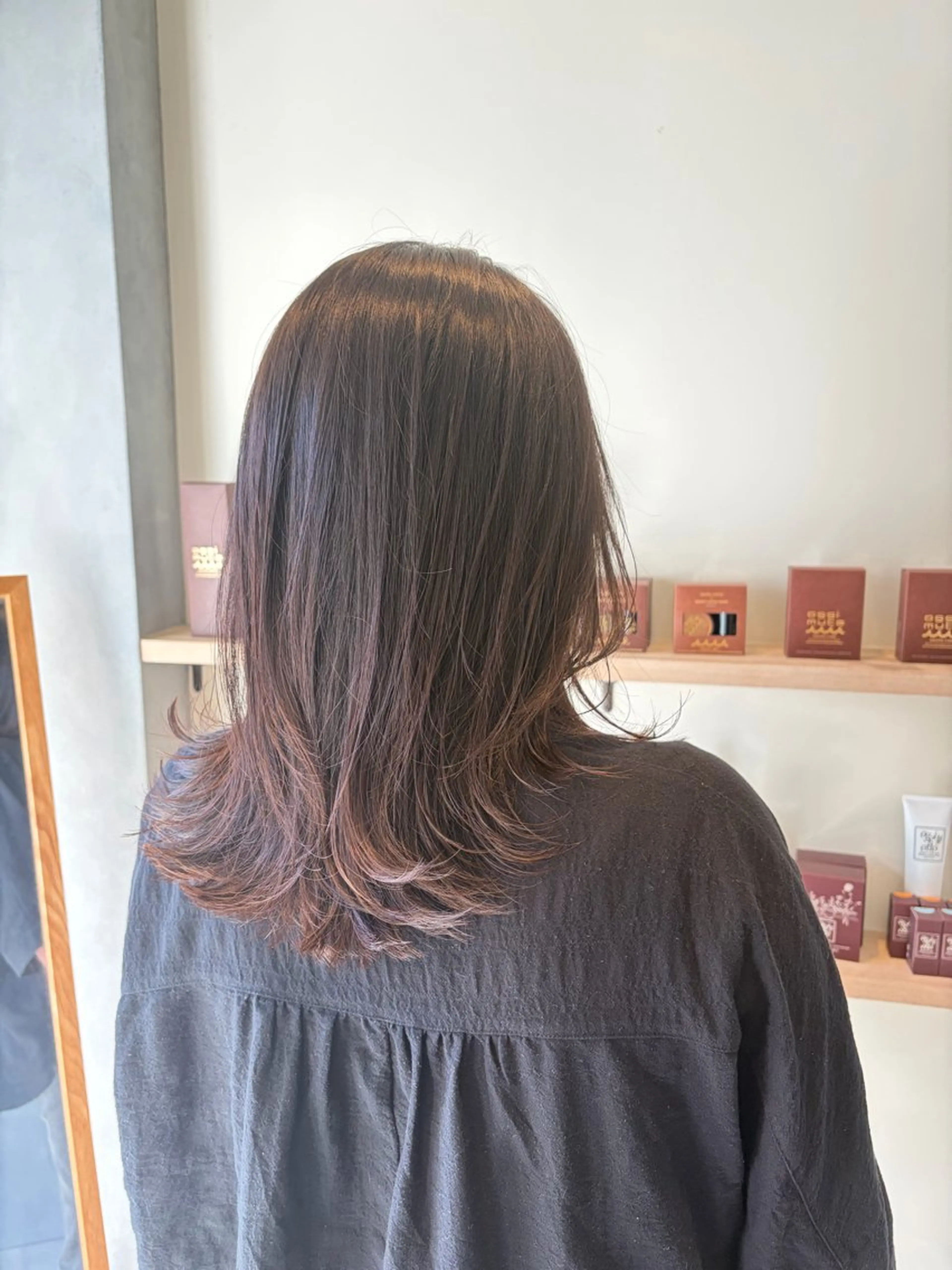 セミロング カット ヘアカラー アイナ ROCCOのヘアスタイル