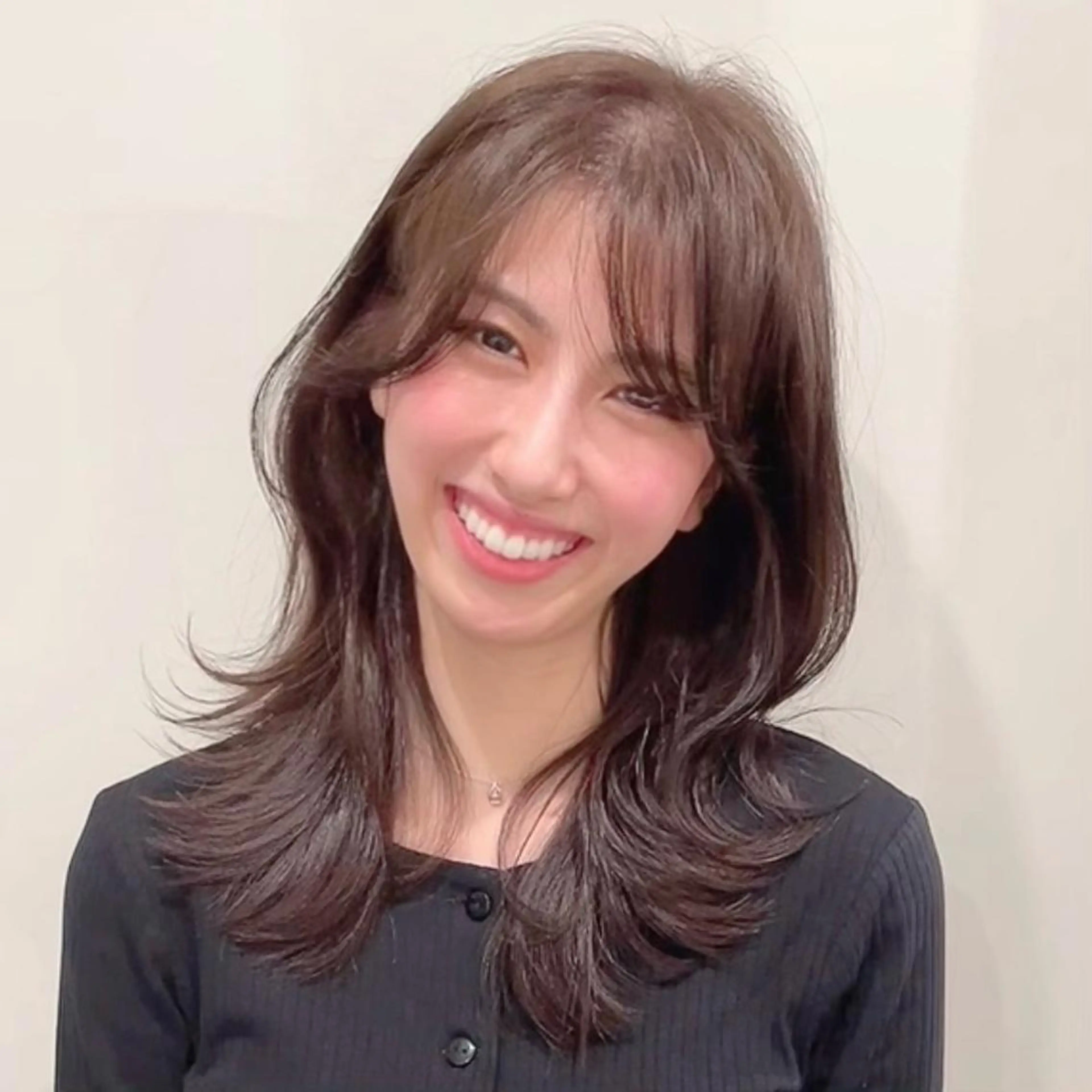 ミディアム カット 🌹ハッシュカット、 レイヤー韓国ヘア🌹のヘアスタイル