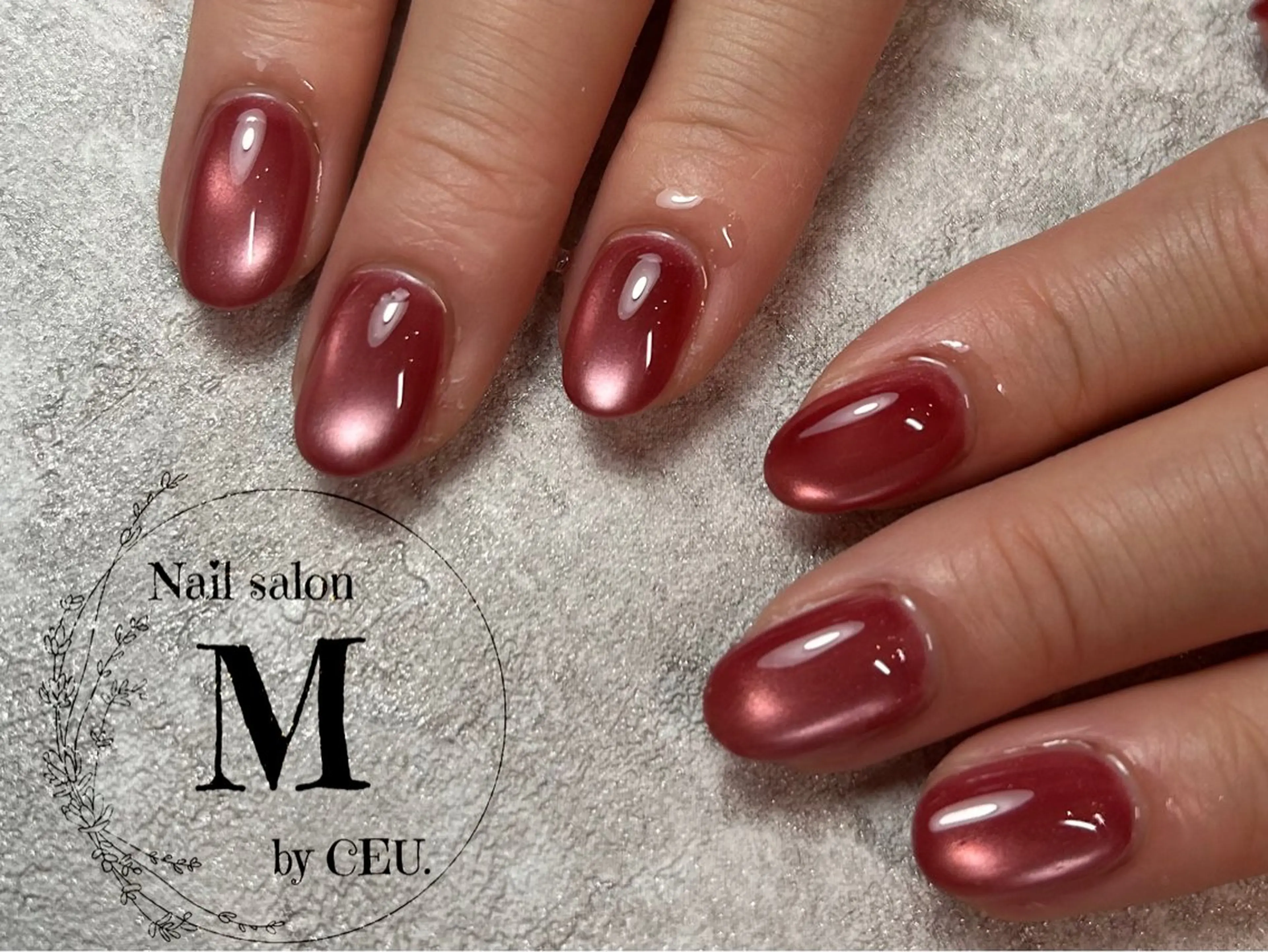 大人気🌟うる艶マグネットネイル✨オフ込の写真