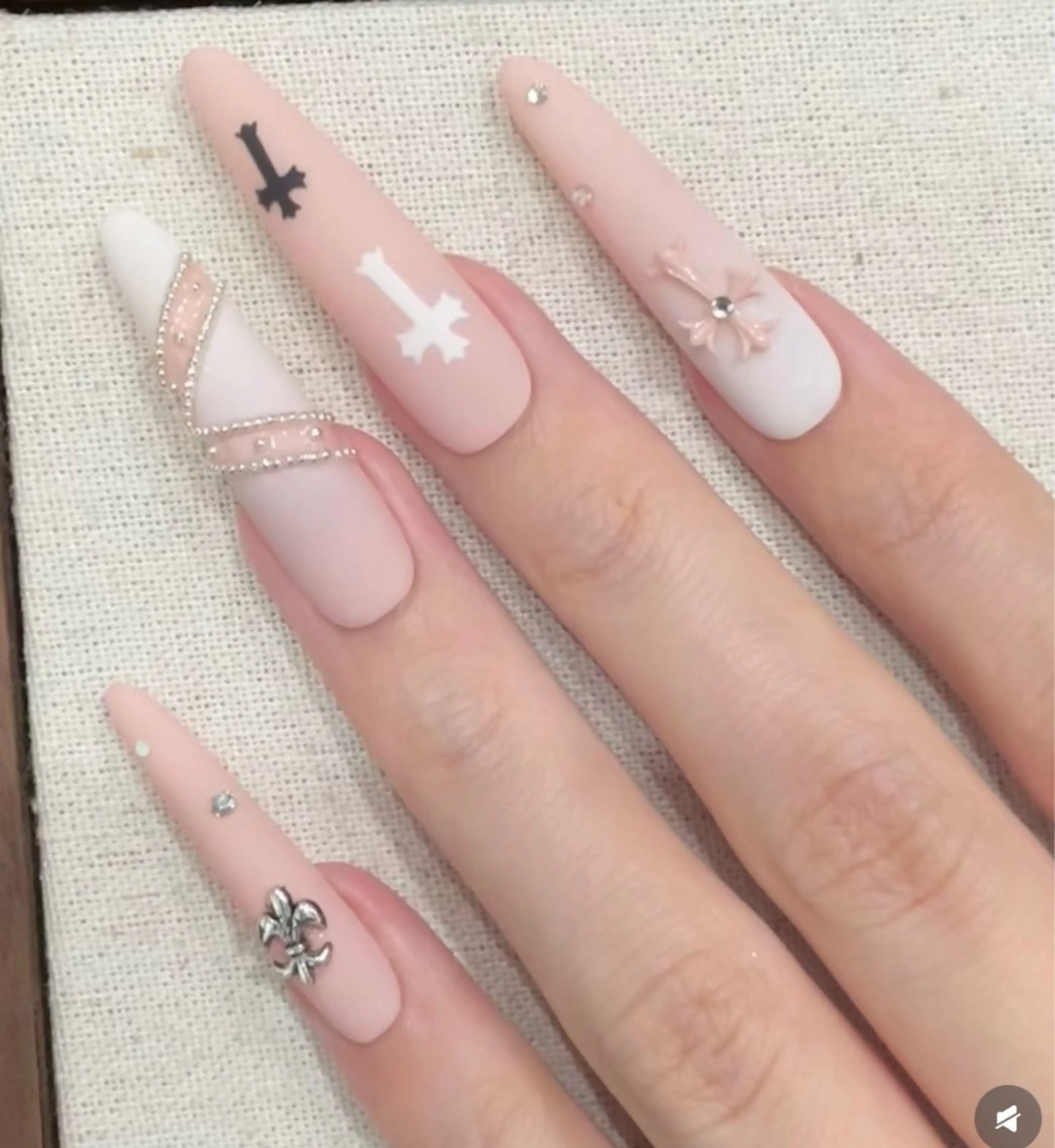 ネイル ハンドネイル D-BEAUTY Nailsalonのネイルデザイン