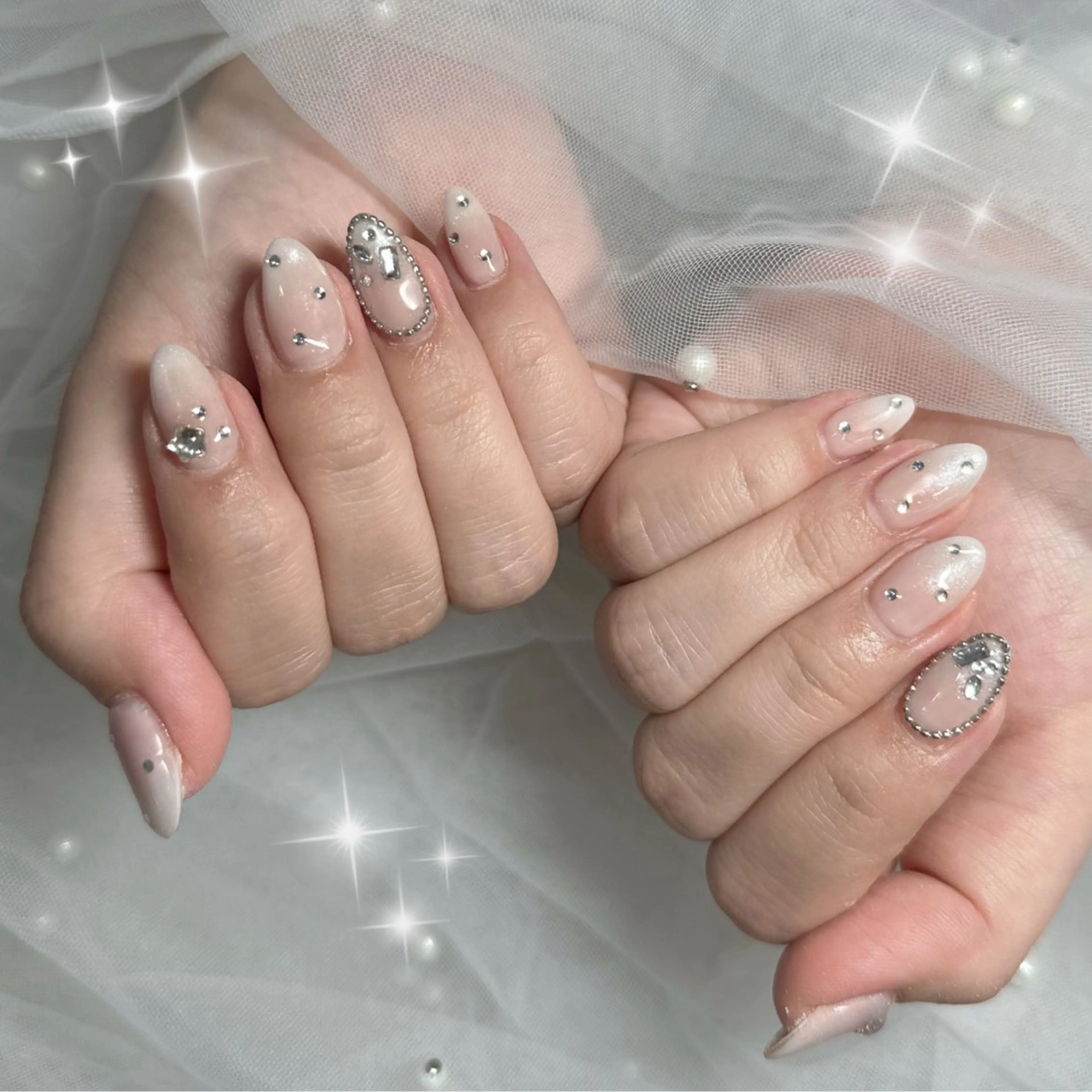 ネイル ハンドネイル フットネイル LAVISH nanamiのネイルデザイン