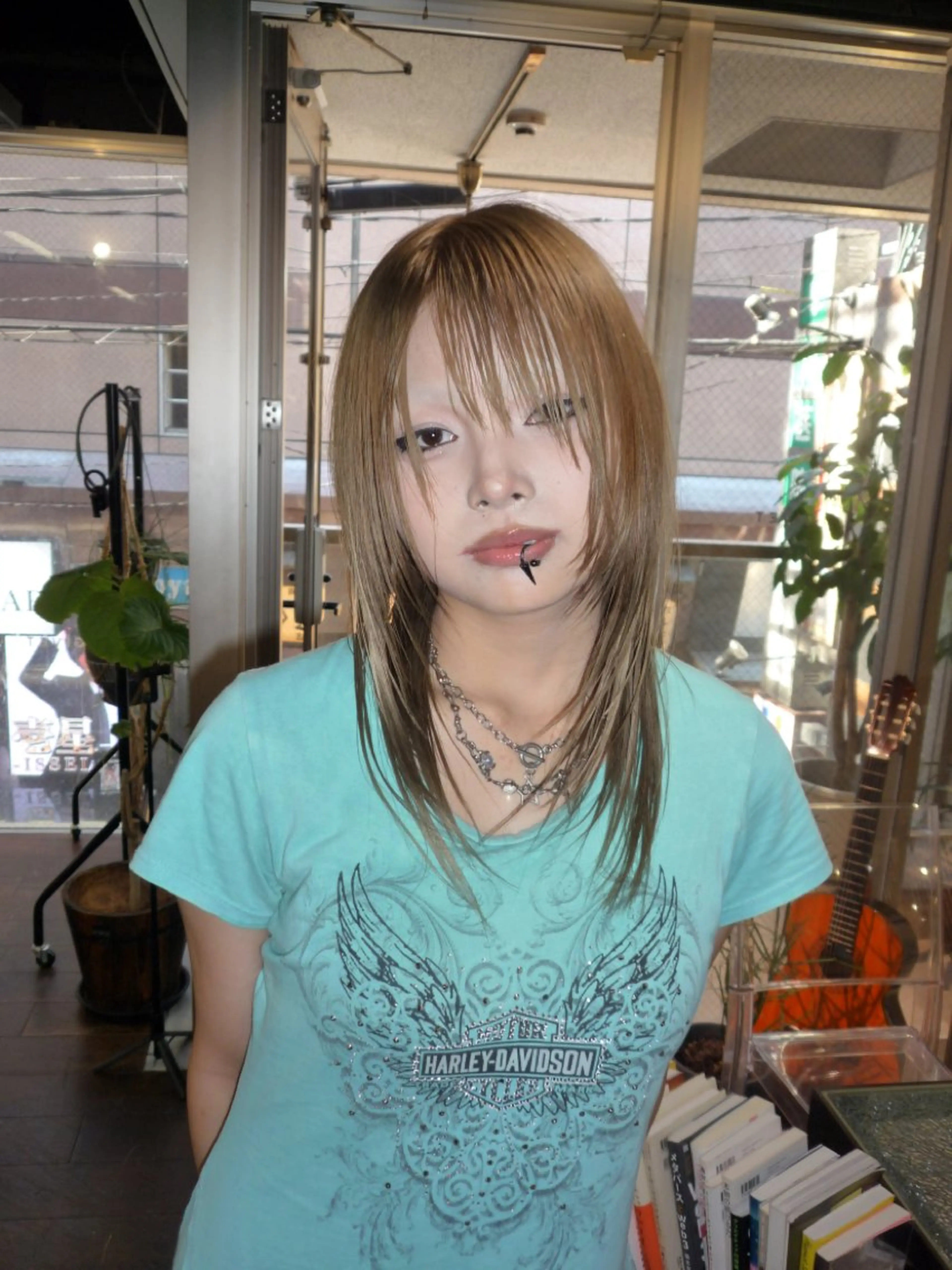 セミロング 心斎橋/ハイトーン/ レイヤーカットのヘアスタイル