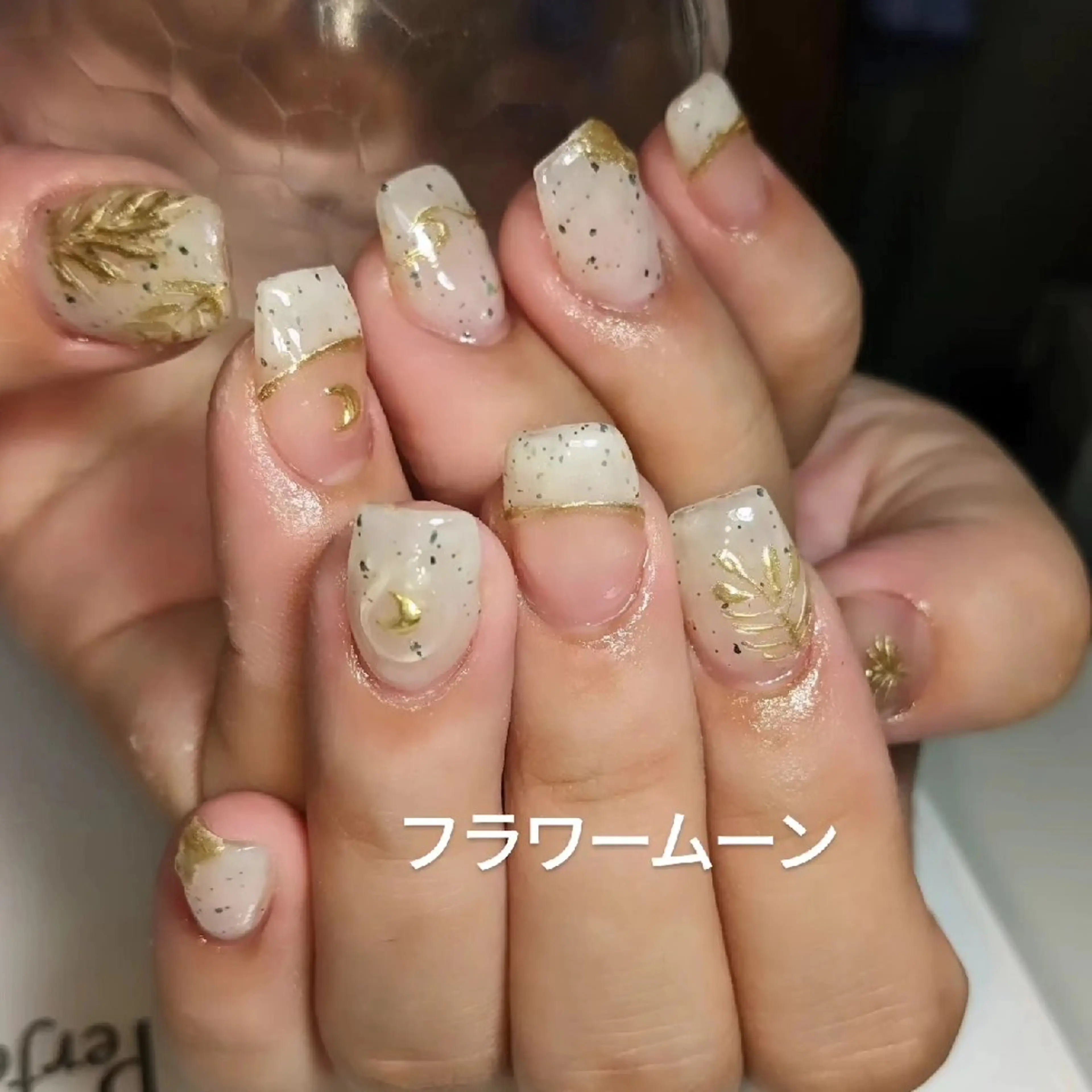 ネイル 夏ネイル フラワー ムーンのネイルデザイン