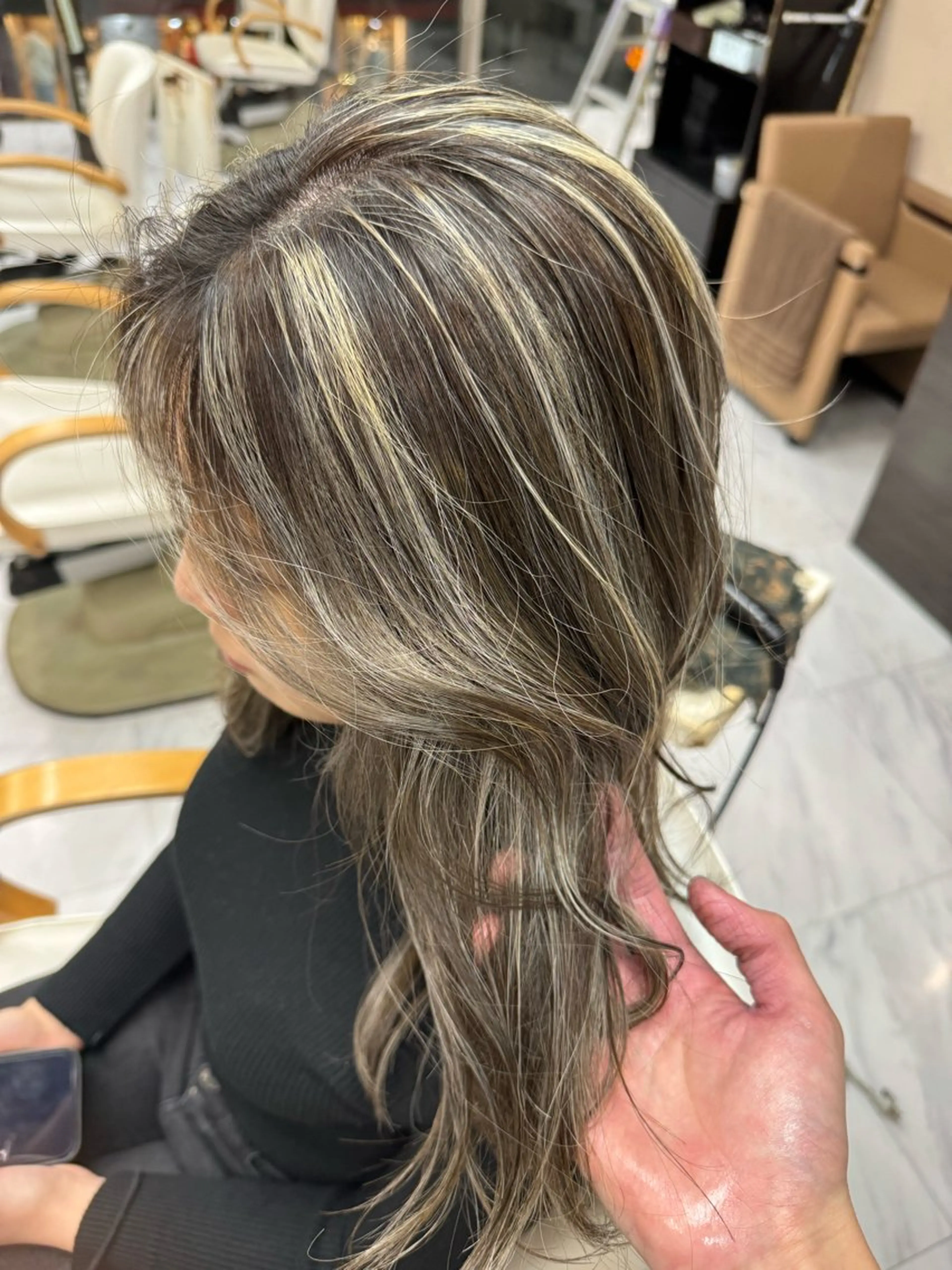 セミロング カラー ヘアアレンジ 切りっぱなしボブ ブリーチ デザインカラー ダブルカラー グラデーションカラー カット ヘアカラー トリートメント 目黒 碧人のヘアスタイル