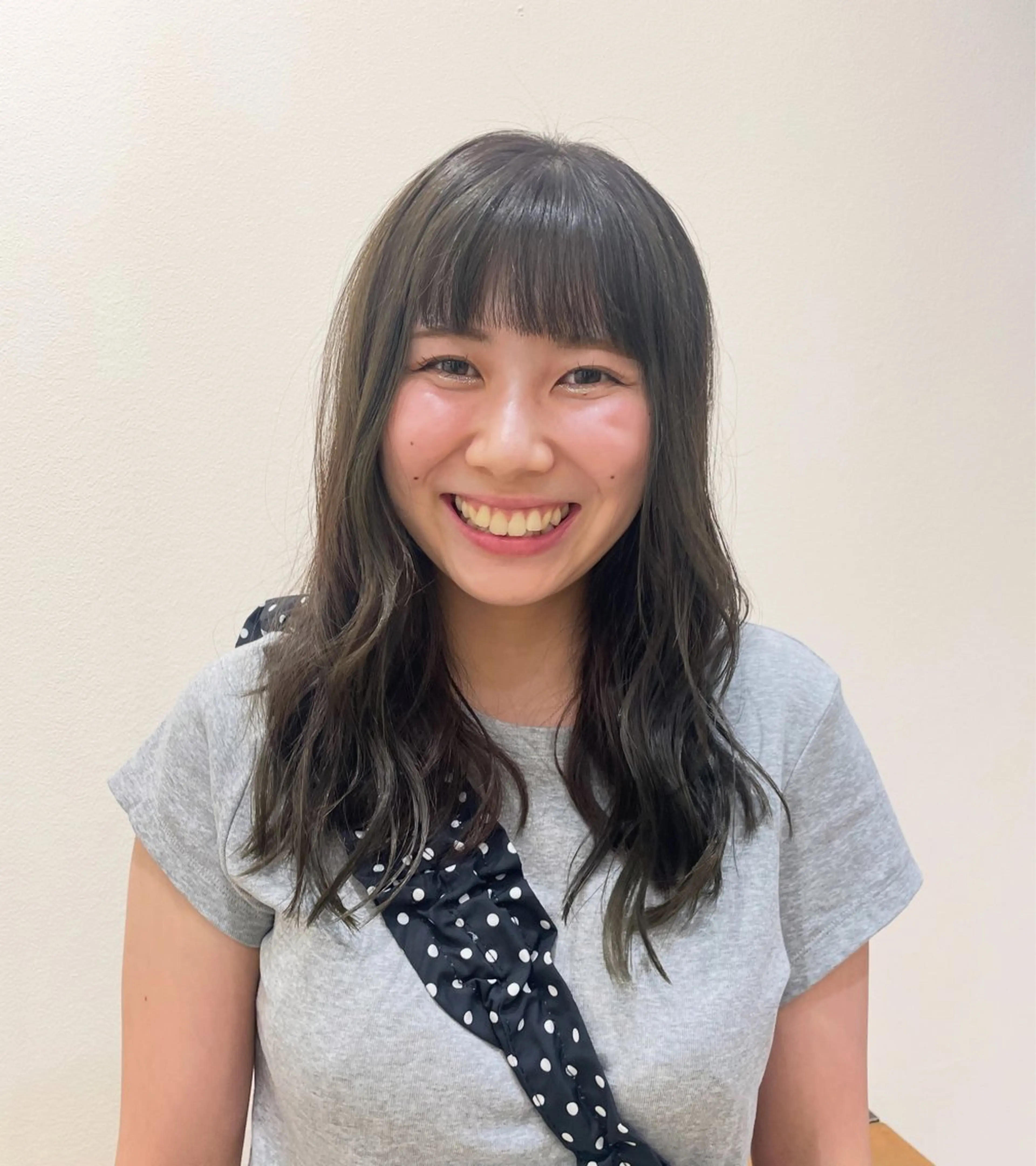 カラー 透明感カラー グレージュ オリーブグレージュ オリーブグレー ヘアカラー 金森 実海のヘアスタイル