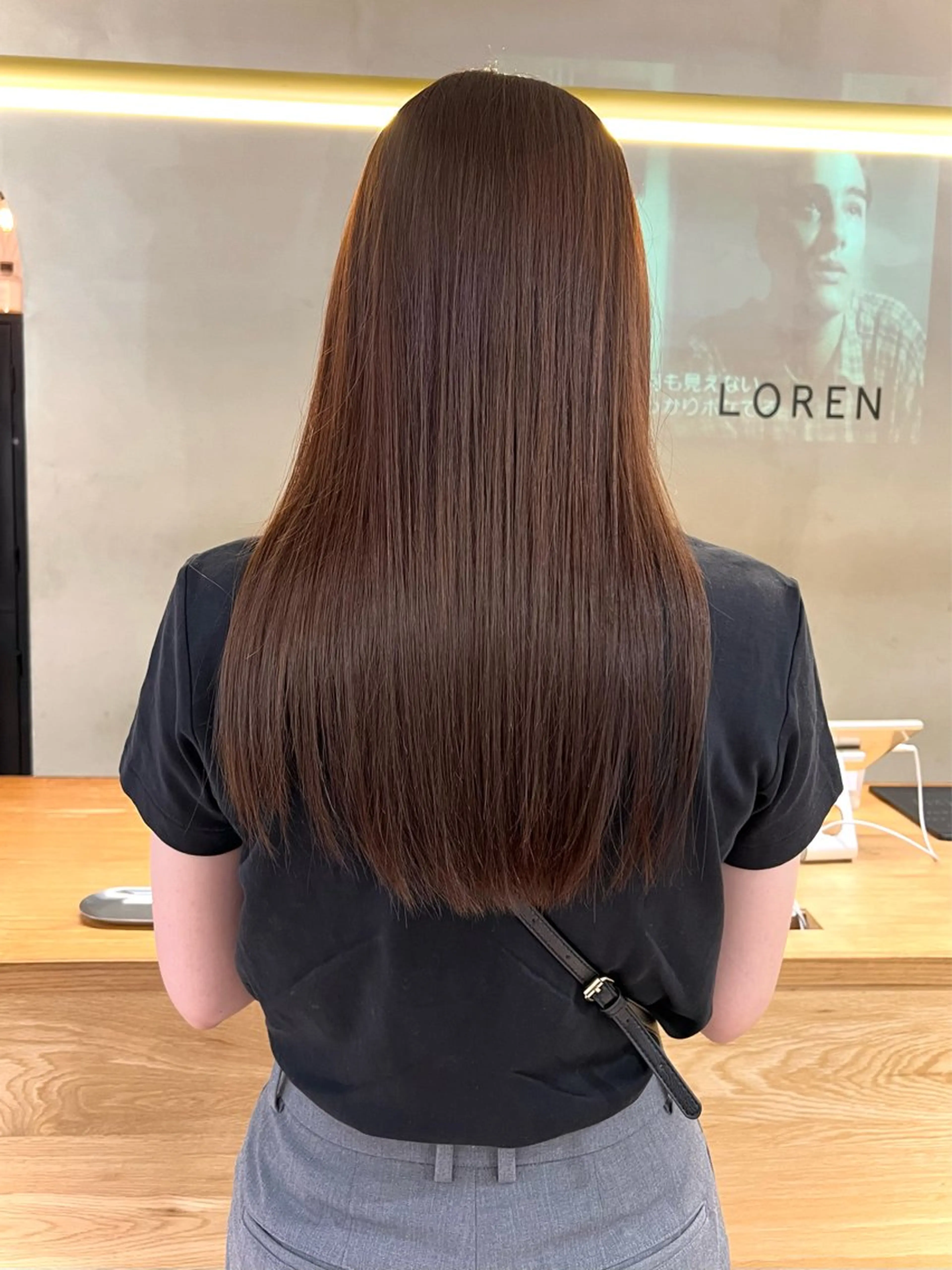 セミロング 髪質改善 似合わせレイヤー ＆透明感カラーのヘアスタイル