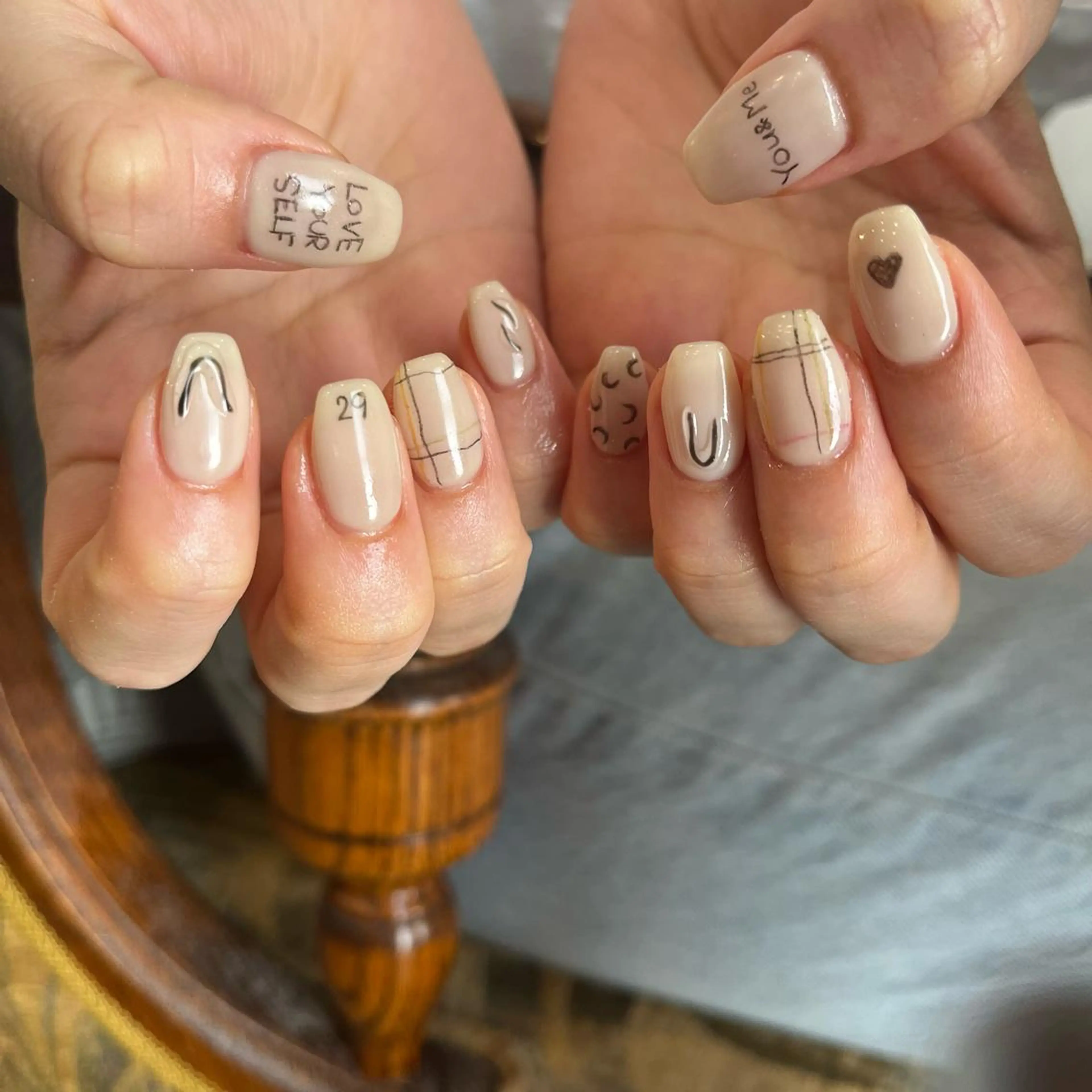 ネイル ハンドネイル Trico Antique所属・岩本 杏のネイルデザイン