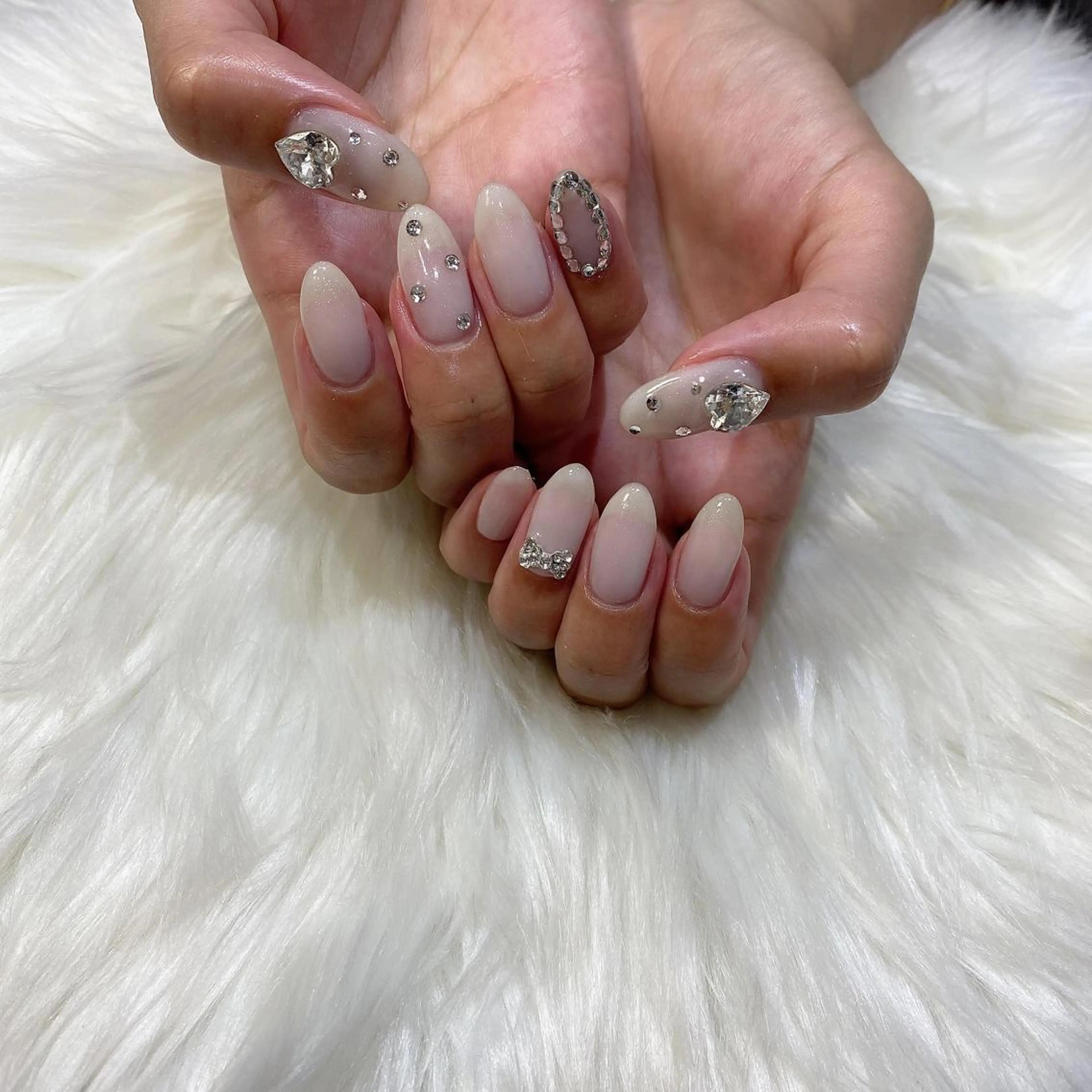 ネイル ハンドネイル 西岡 杏のネイルデザイン