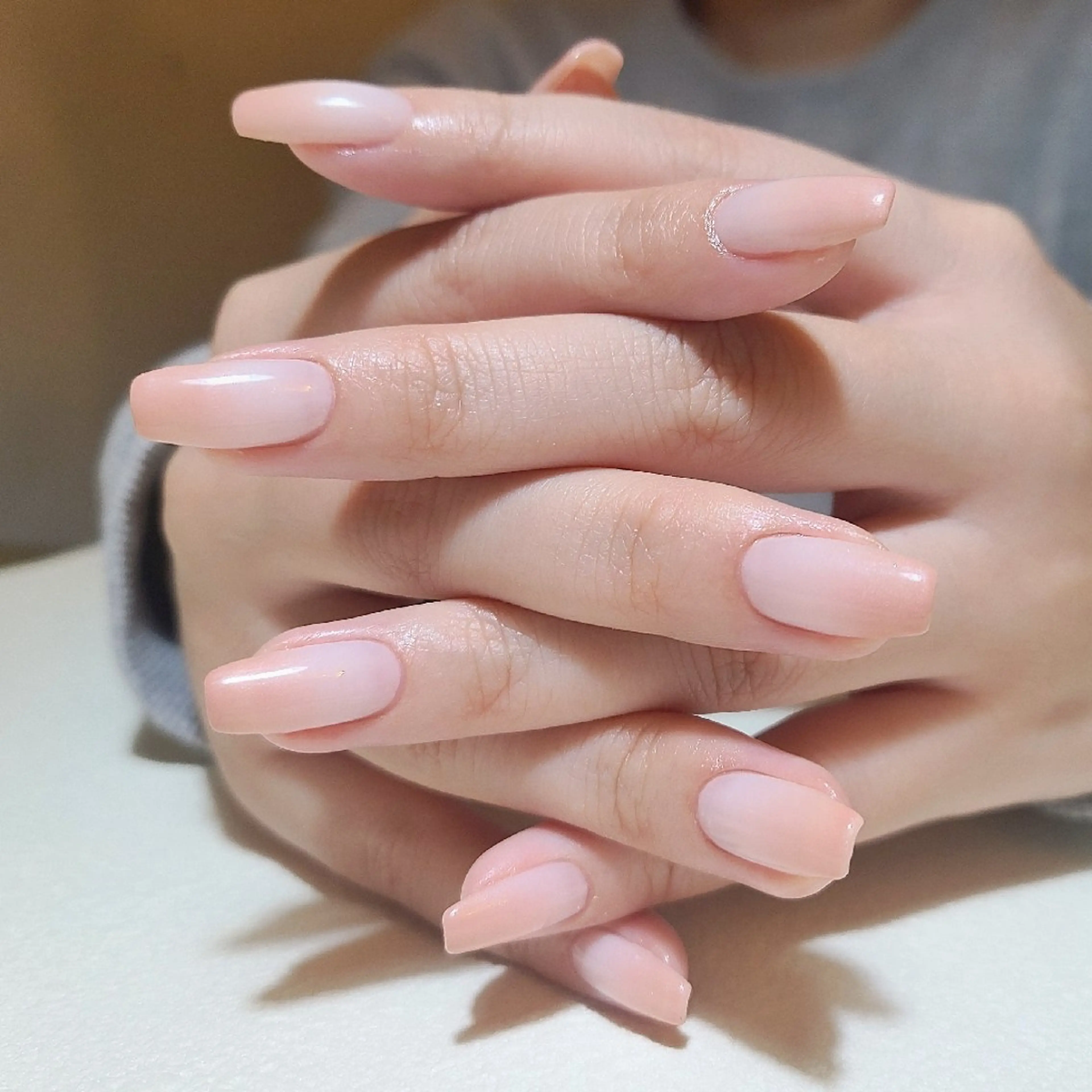 ネイル グラデーション ピンク ホワイト 佐々木 優のネイルデザイン