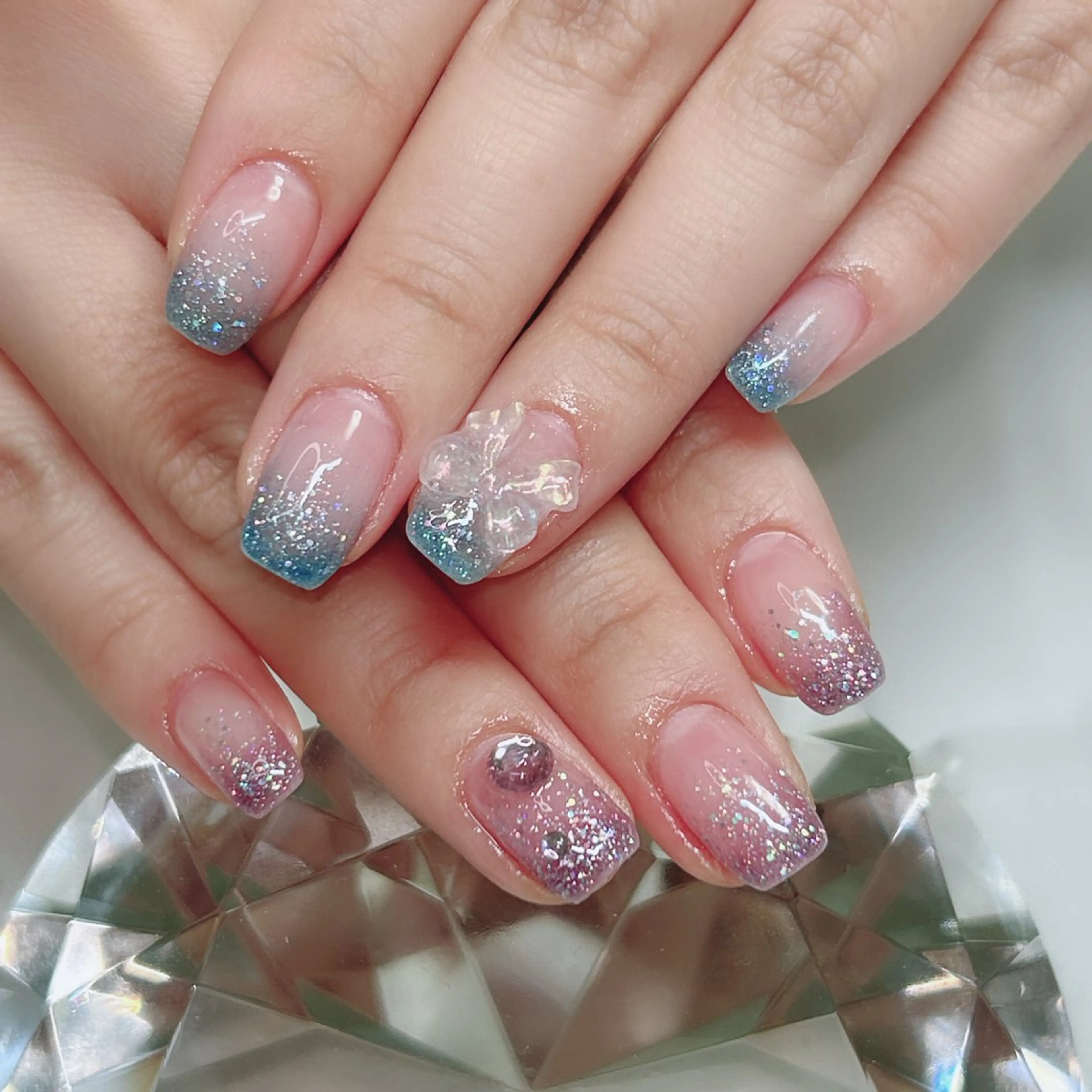 ネイル オーロラネイル ミラーネイル オフィスネイル ワンカラーネイル シンプルネイル ハンドネイル Cute Tips nailのネイルデザイン