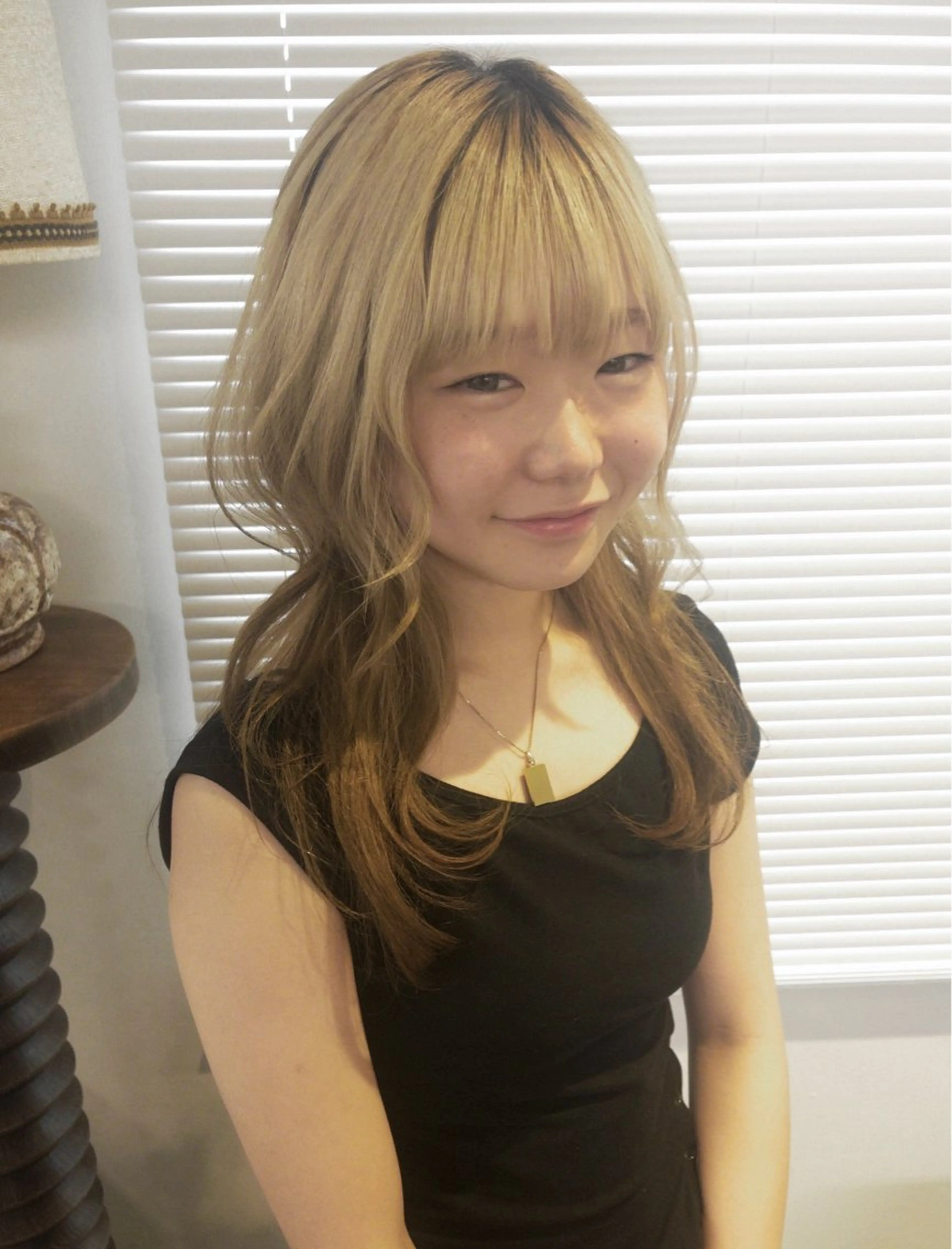 セミロング kosoraレイヤー ハイトーン/デザインのヘアスタイル