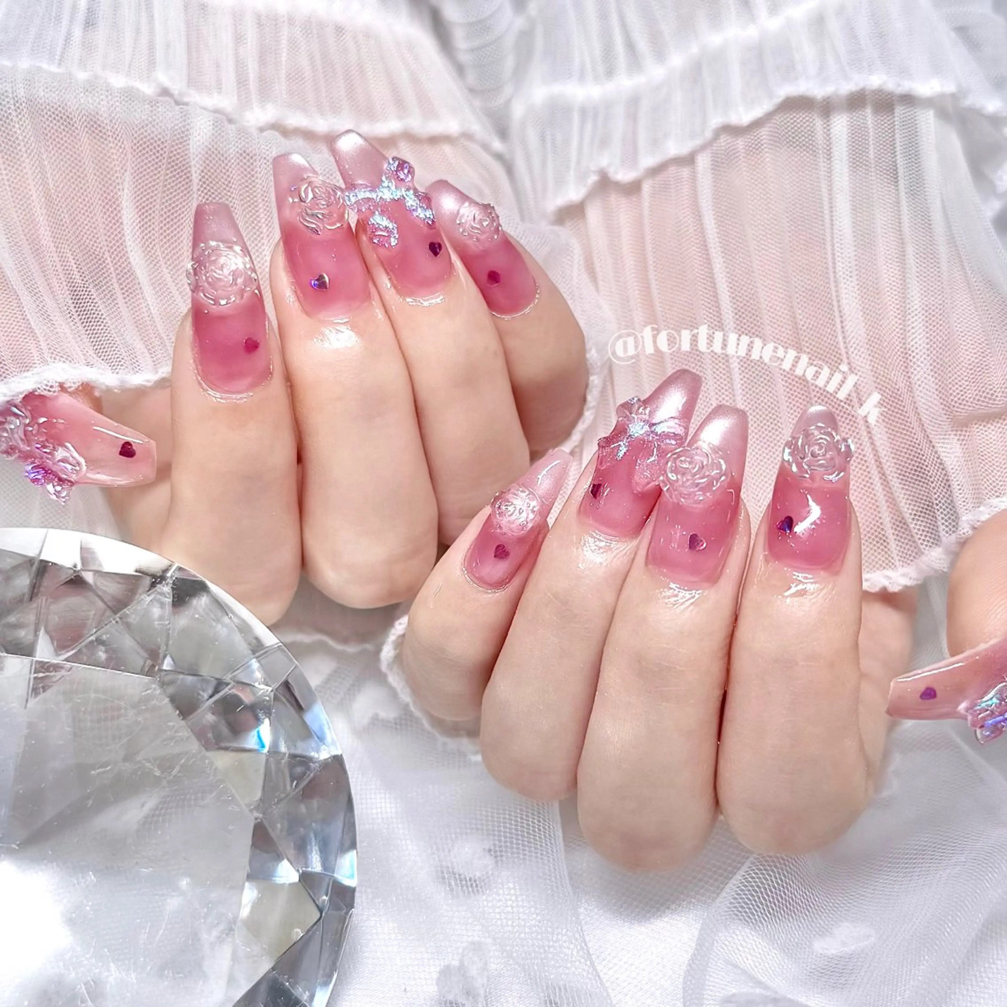 ネイル マグネットネイル ハンドネイル 🤍kanane 🤍4/15空✩.*のネイルデザイン