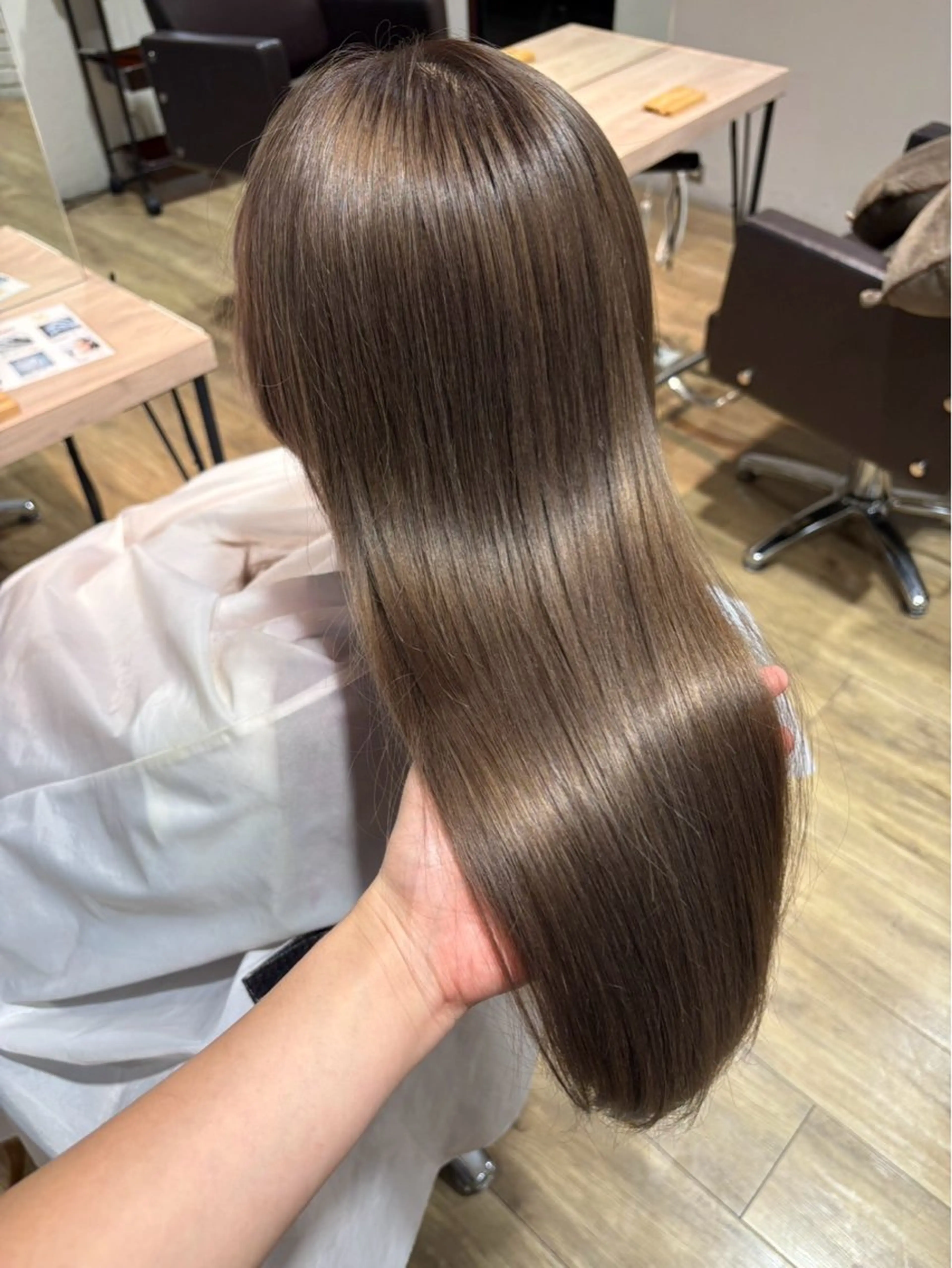 ロング カラー ブラウンカラー モカブラウン ヘアカラー 片岸 華菜のヘアスタイル