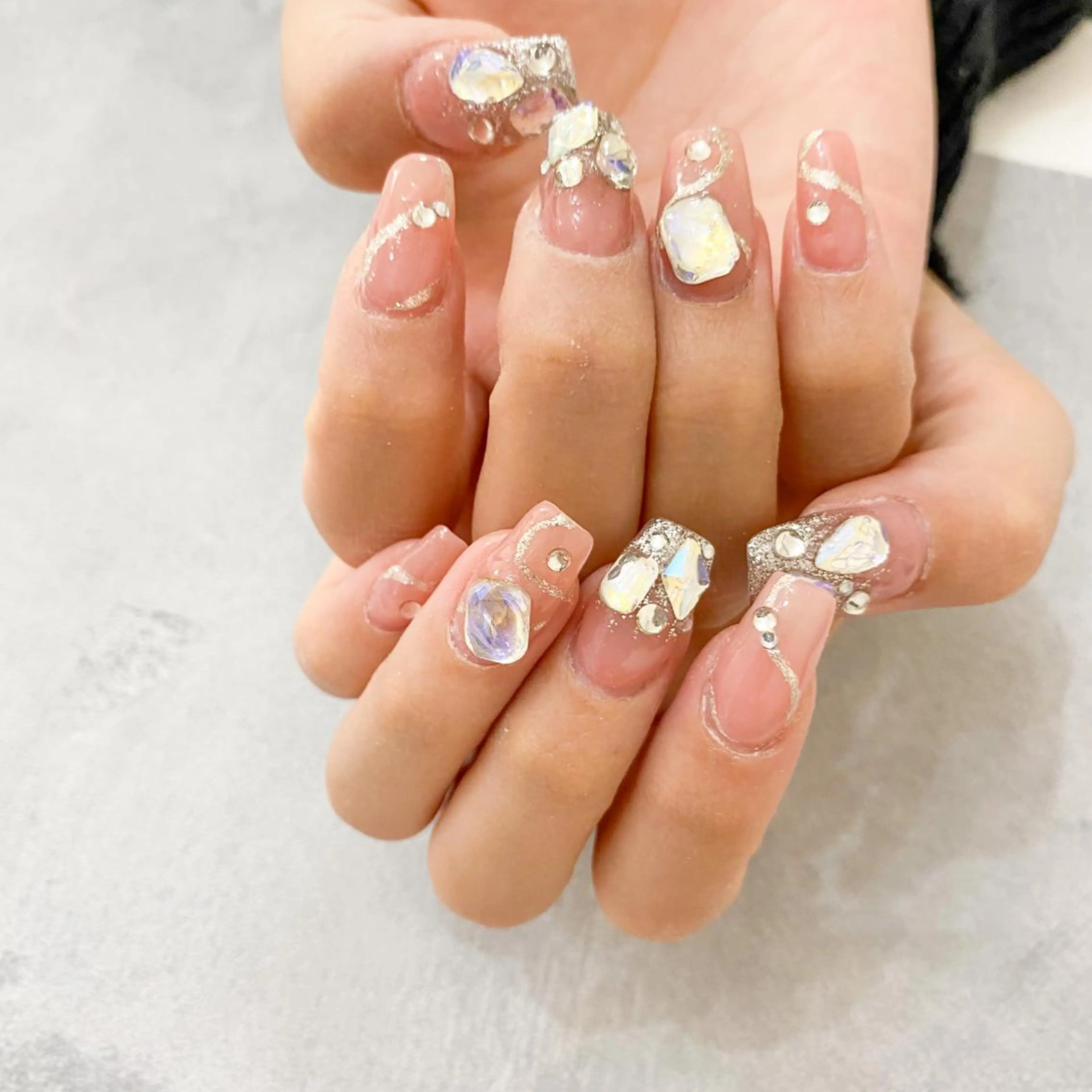 ネイル ハンドネイル ゴテゴテ💙ワンホン リオナのネイルデザイン