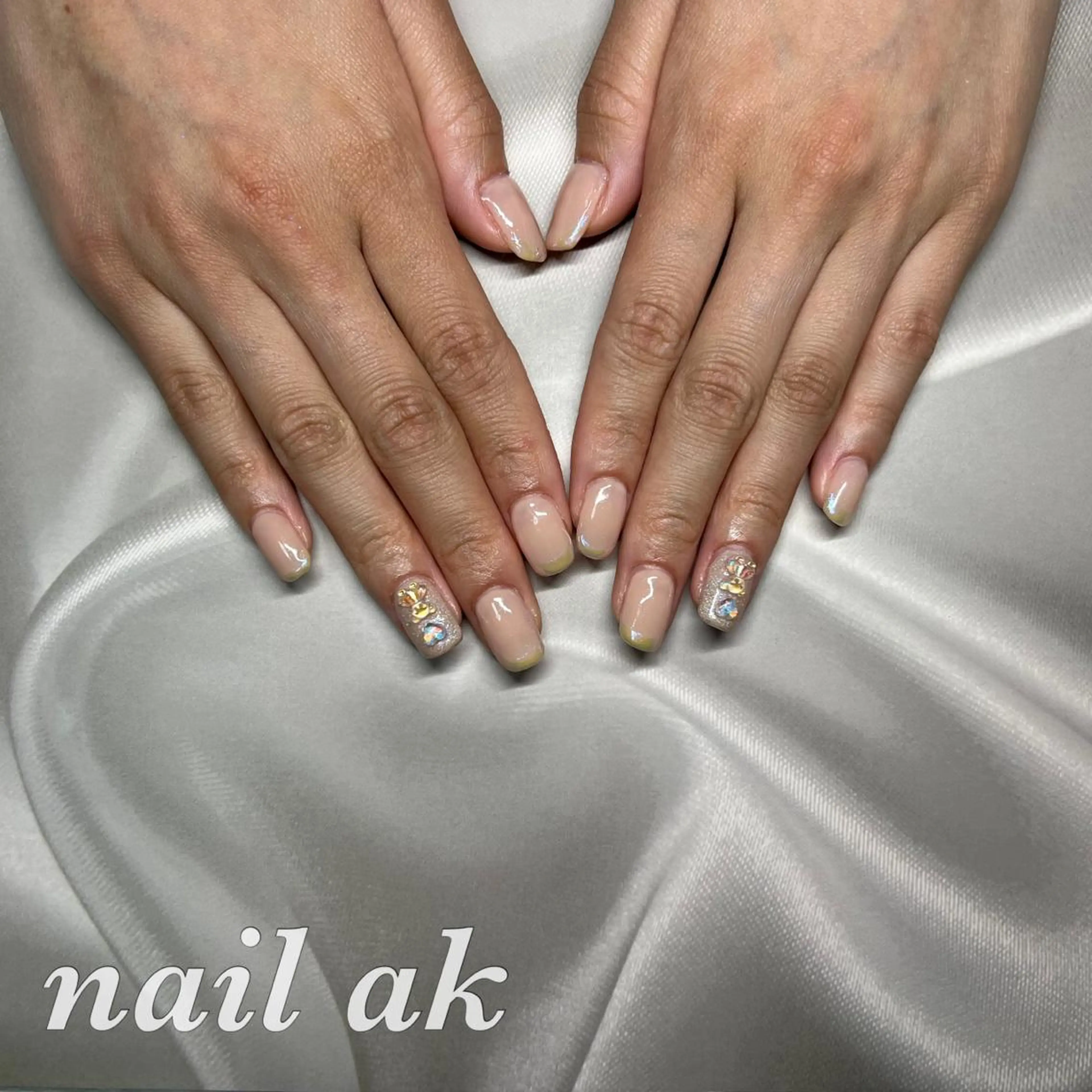 ネイル オーロラネイル フレンチネイル ハンドネイル ak nail .のネイルデザイン