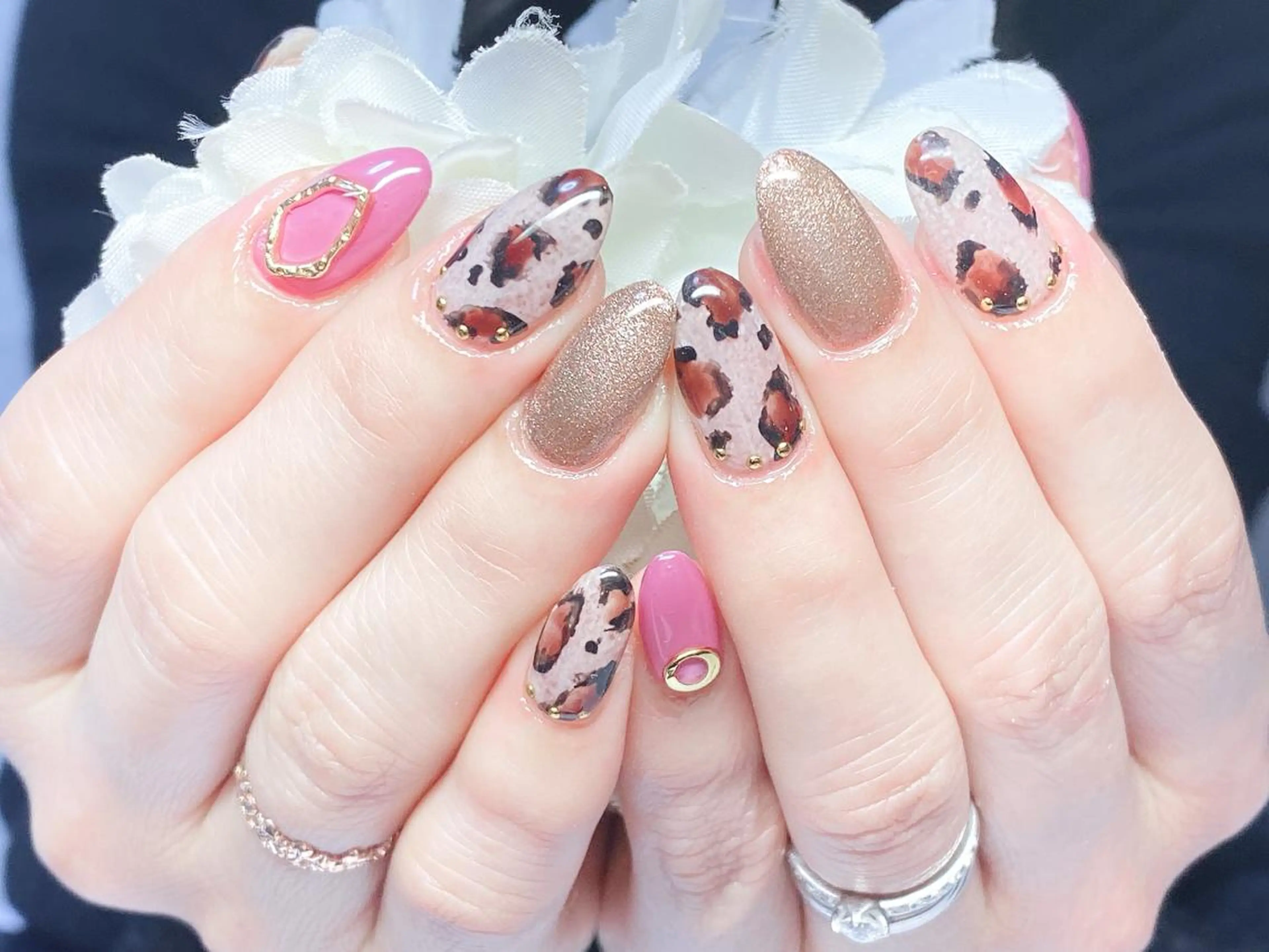 ネイル アニマル柄 アートネイル フレンチネイル グラデーション キラキラネイル Ｎail Ｓalon ertiのネイルデザイン