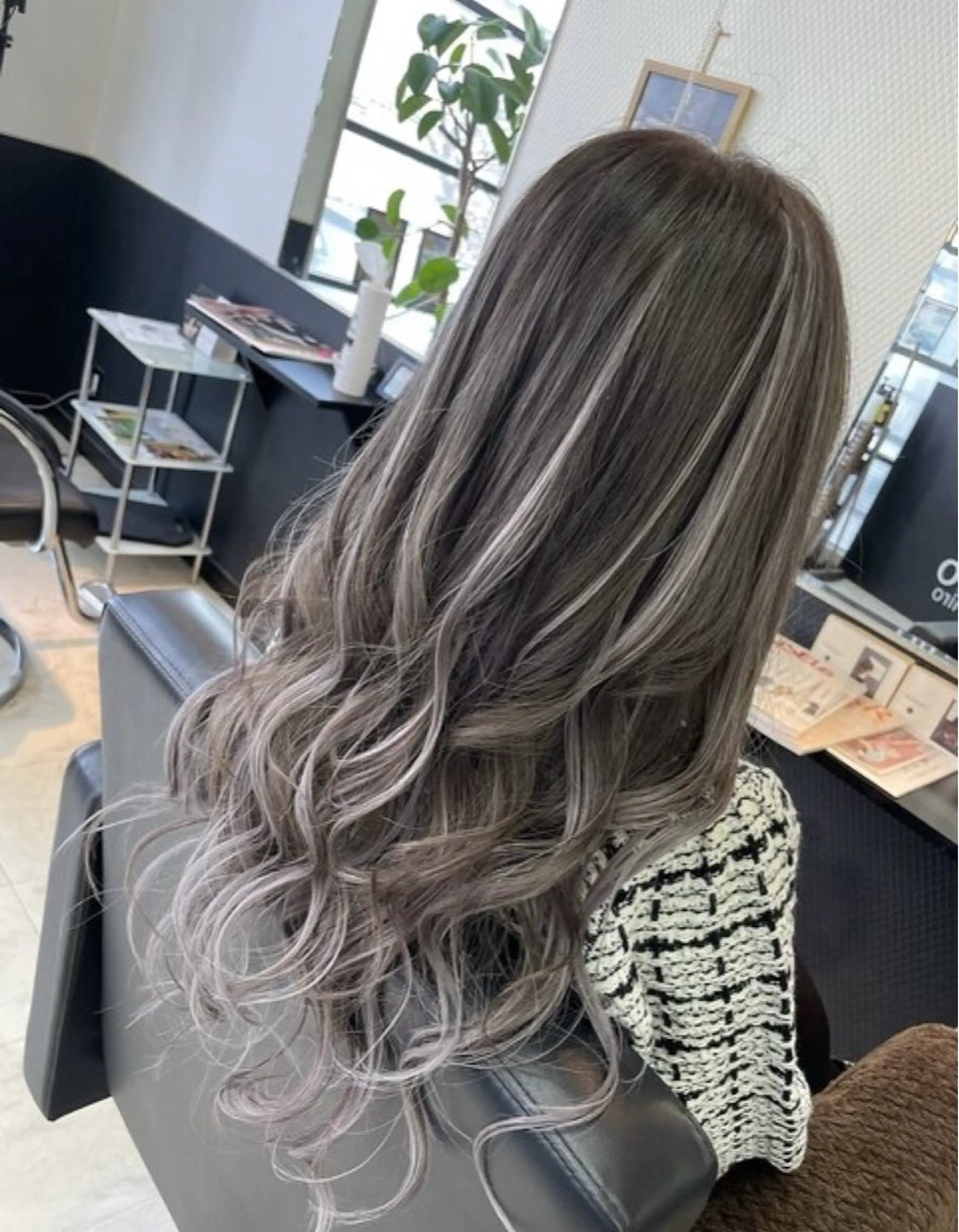 ロング エフェクト ヘアースタジオのヘアスタイル