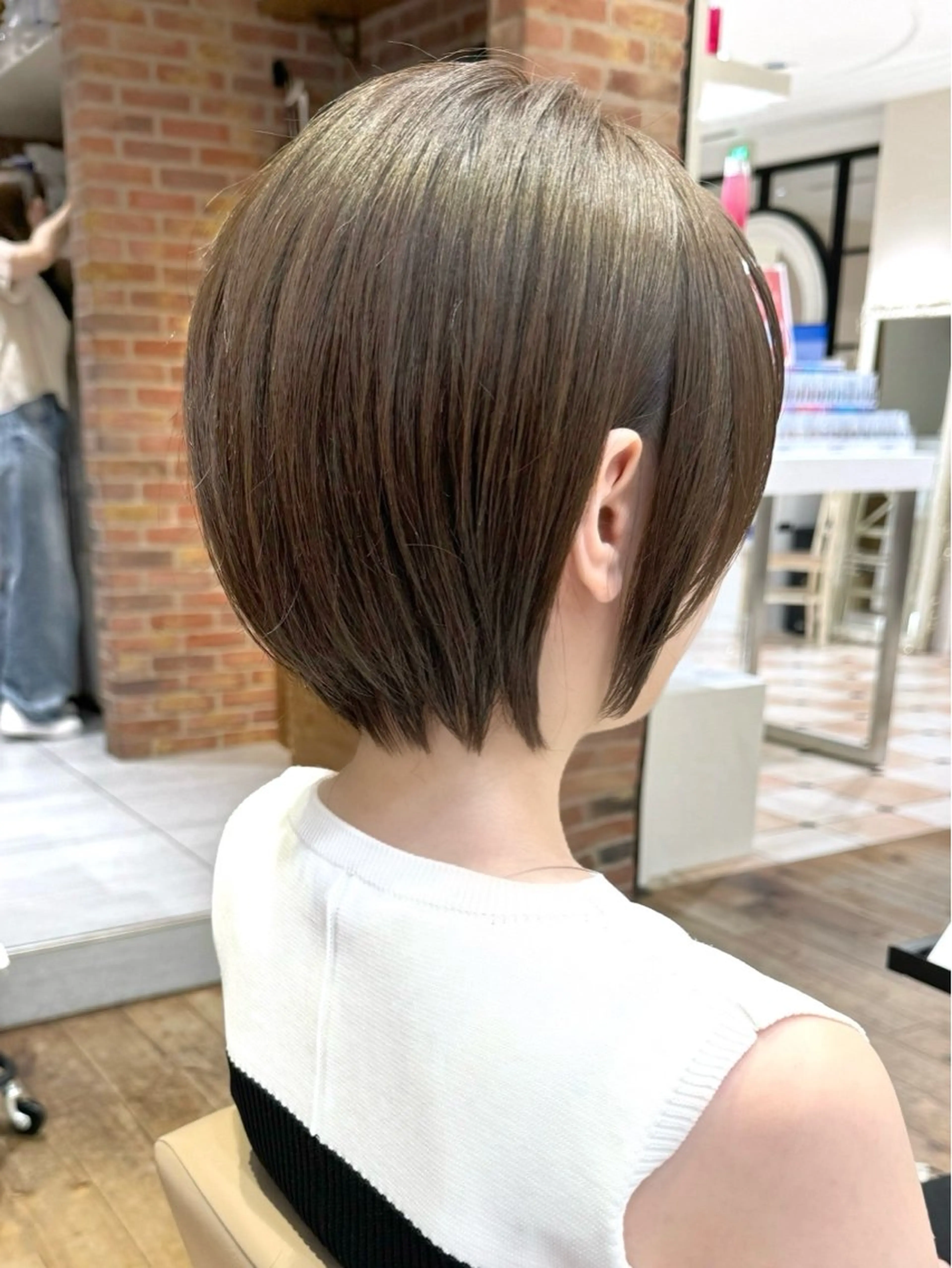 ショート カラー カット ヘアカラー トリートメント 💍新宿ショート 💍岩田莉奈のヘアスタイル