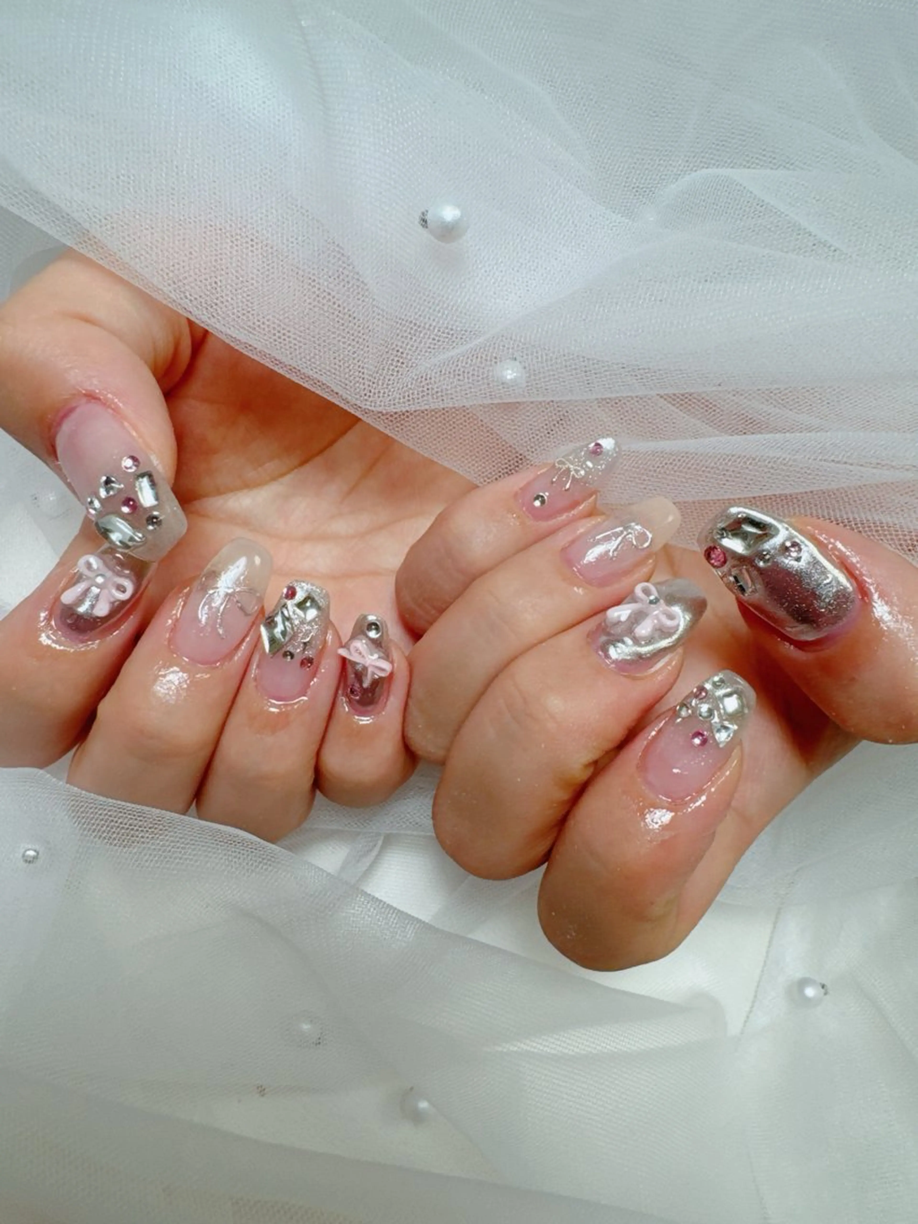 ネイル 成人式 長さ出し フレンチネイル ジェルネイル ガラスフレンチ ハンドネイル Queeens nailのネイルデザイン