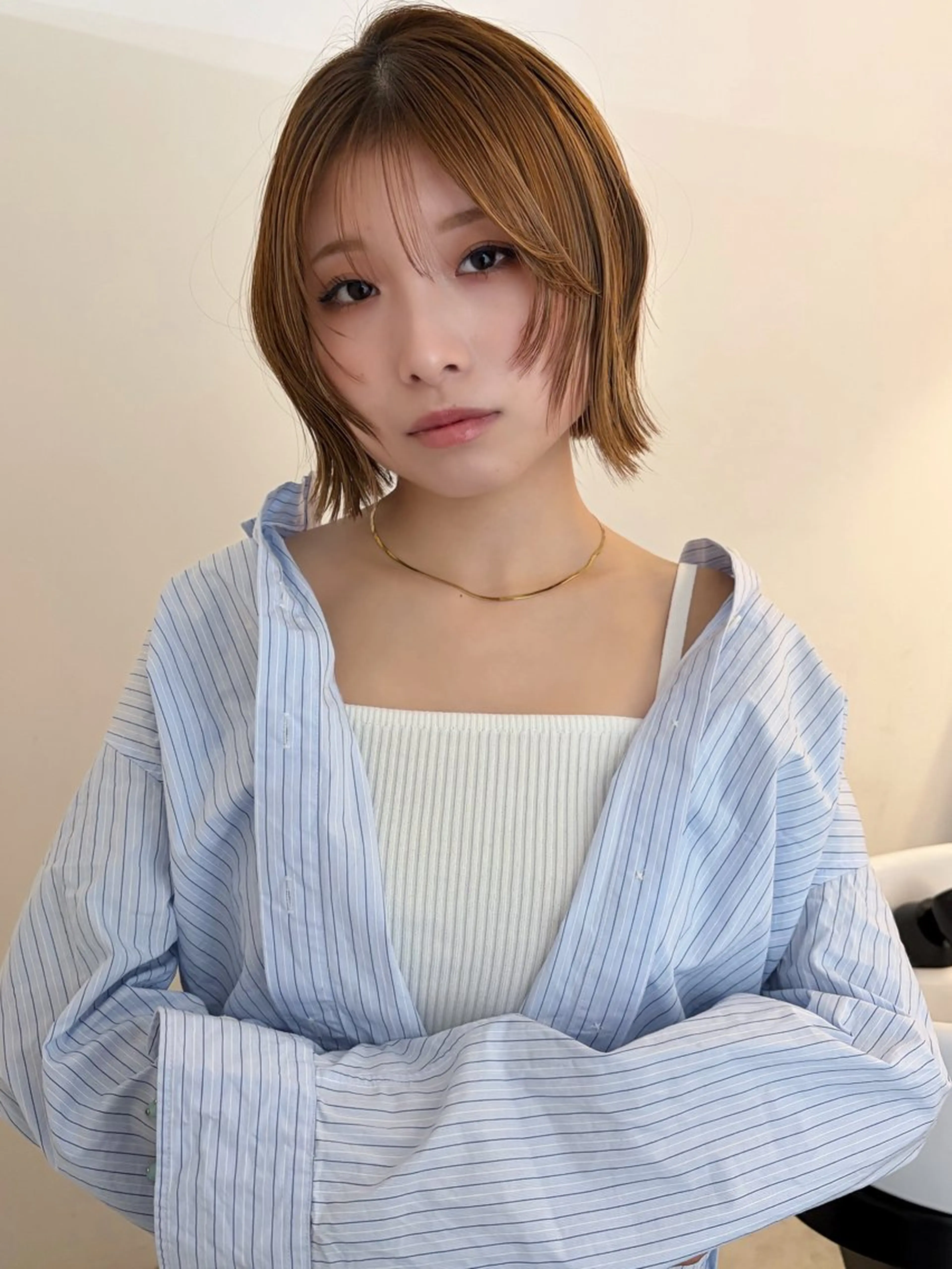 ショート カラー ヘアアレンジ 透け感ベージュ🤎 韓国ヘアtakutoのヘアスタイル