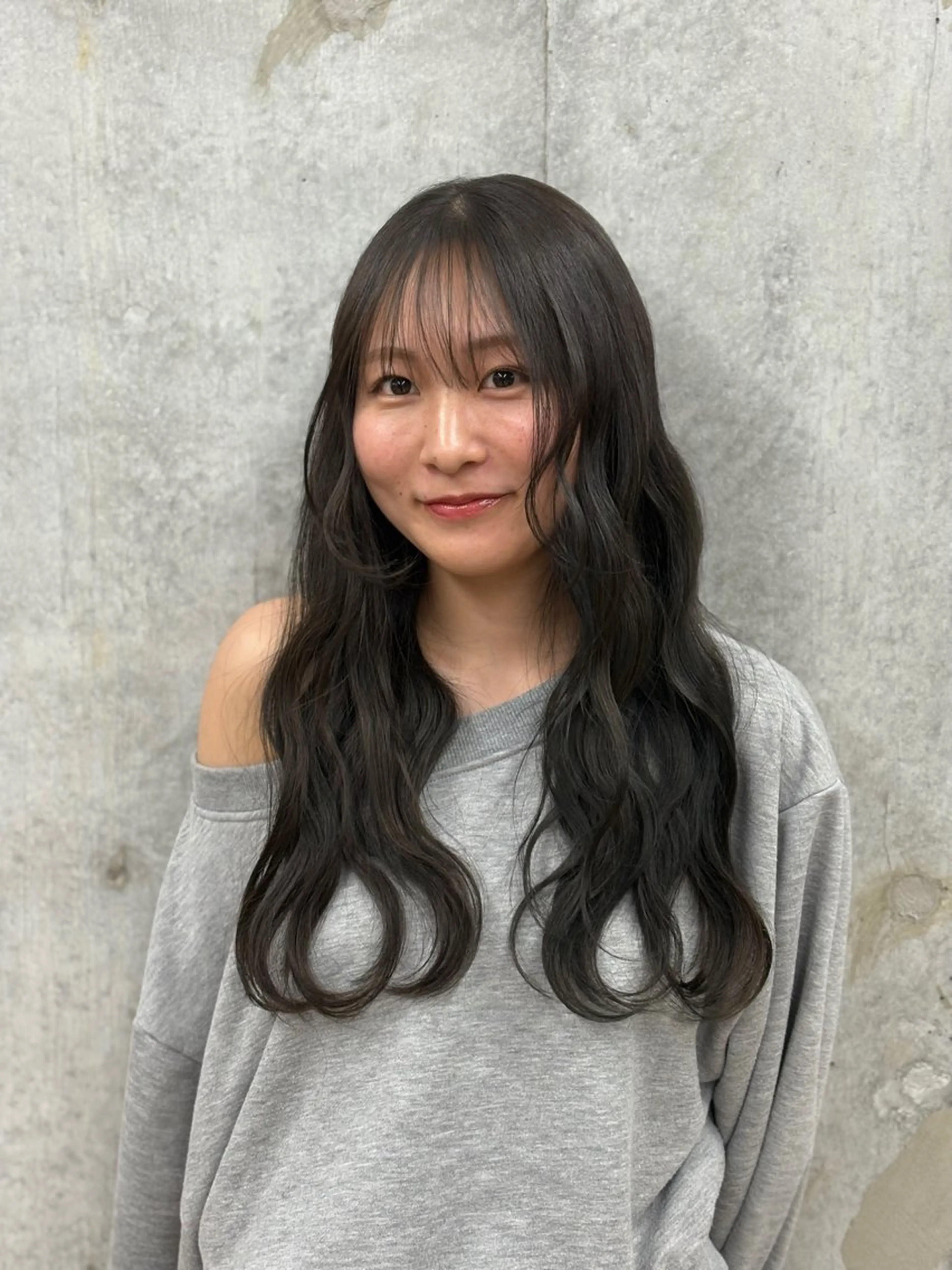 ロング カラー オリーブグレー ami /yuutenjiのヘアスタイル