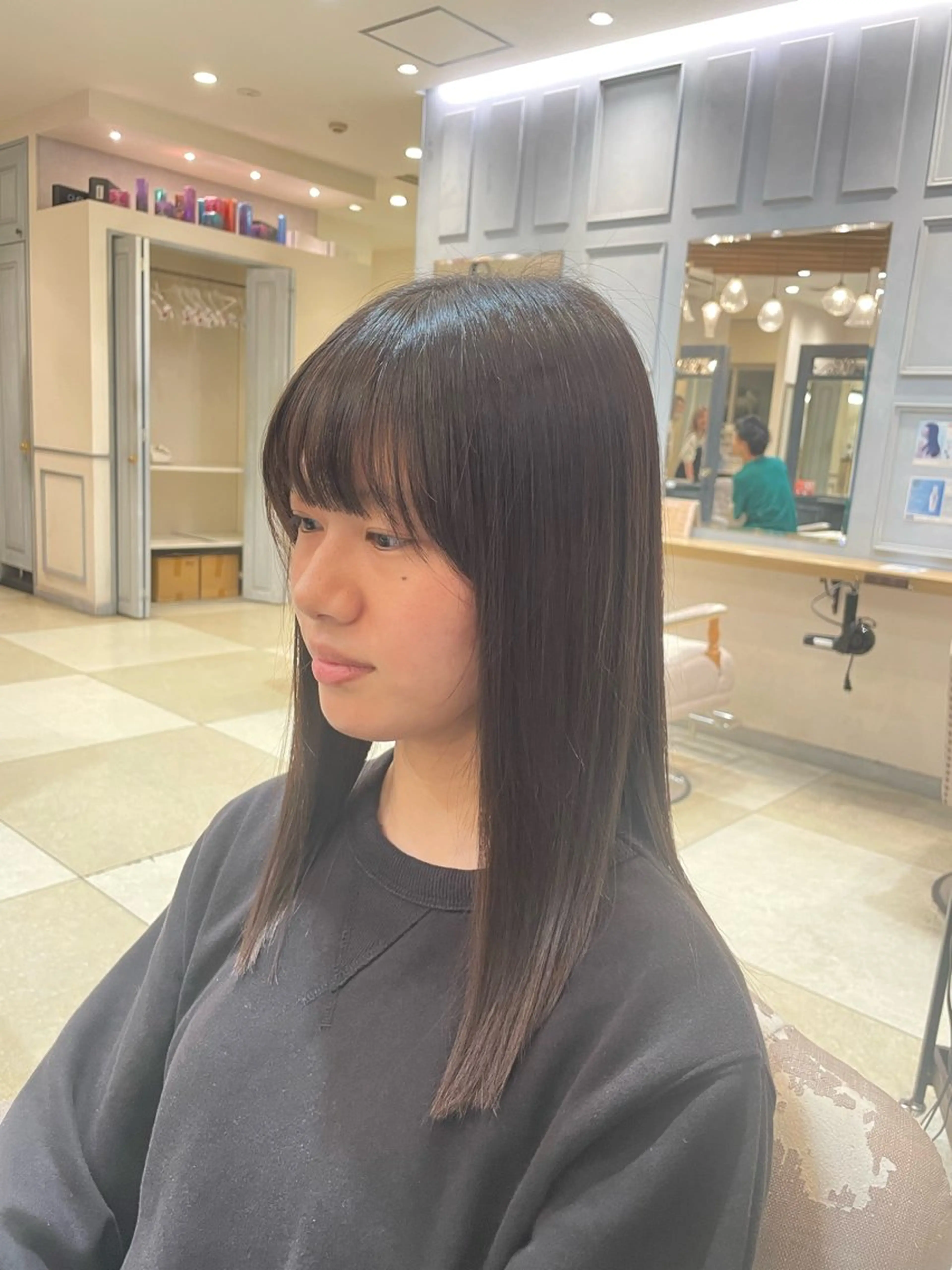 カット 縮毛矯正 トリートメント 立川・くびれミディ 旬なデザインカラーのヘアスタイル