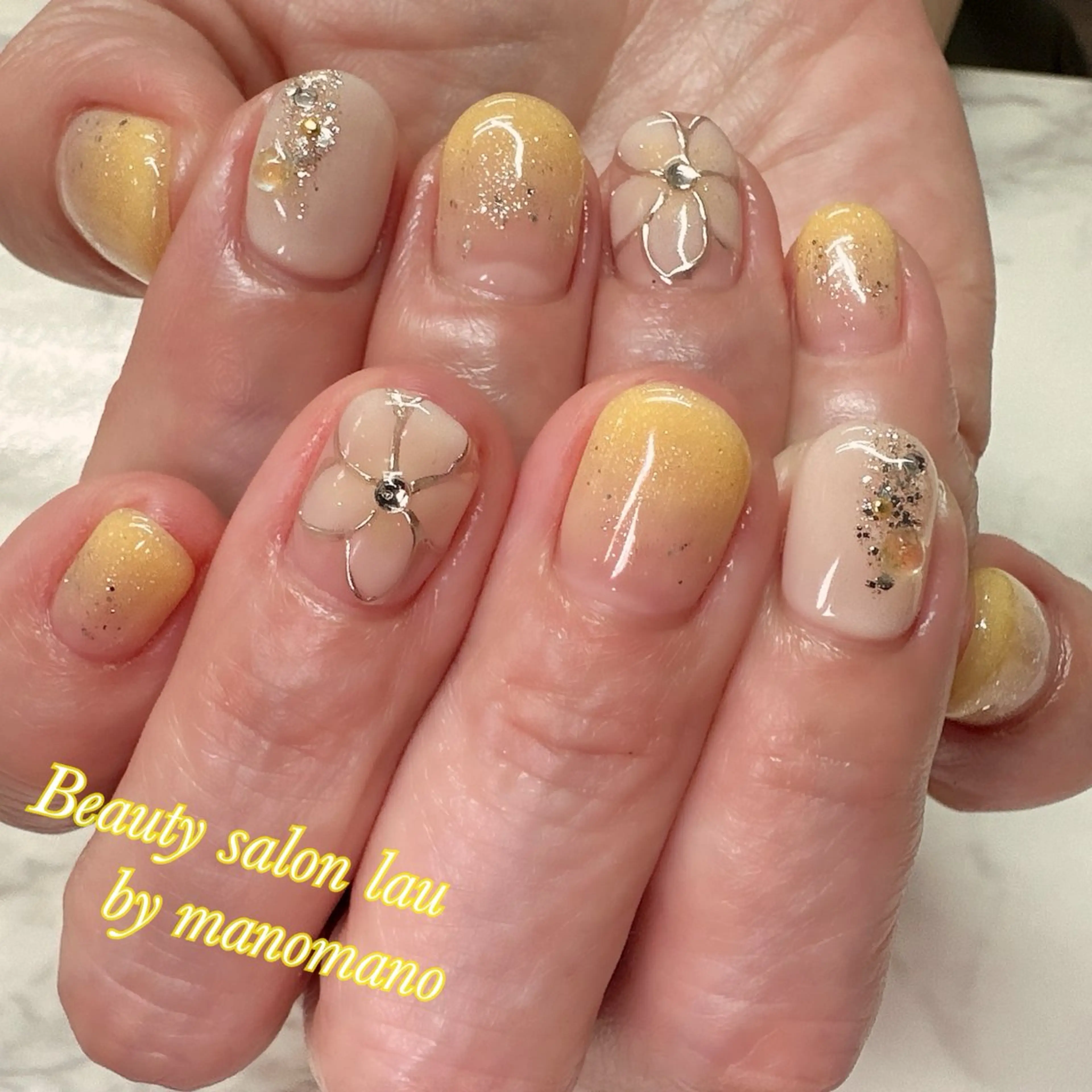 ネイル ラウバイマノマノ なかざとのネイルデザイン