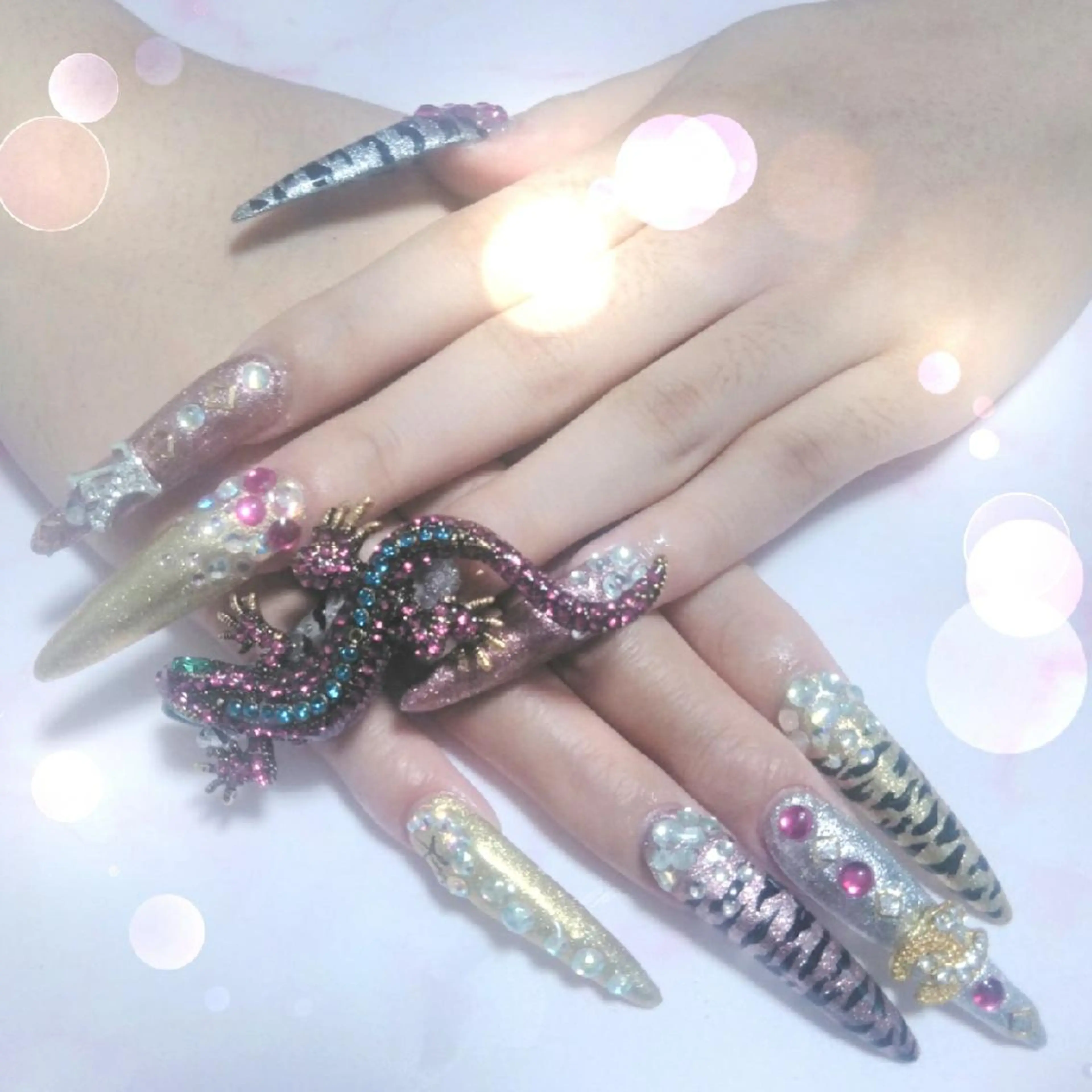 ネイル エステとネイル ローズコンフォートのネイルデザイン