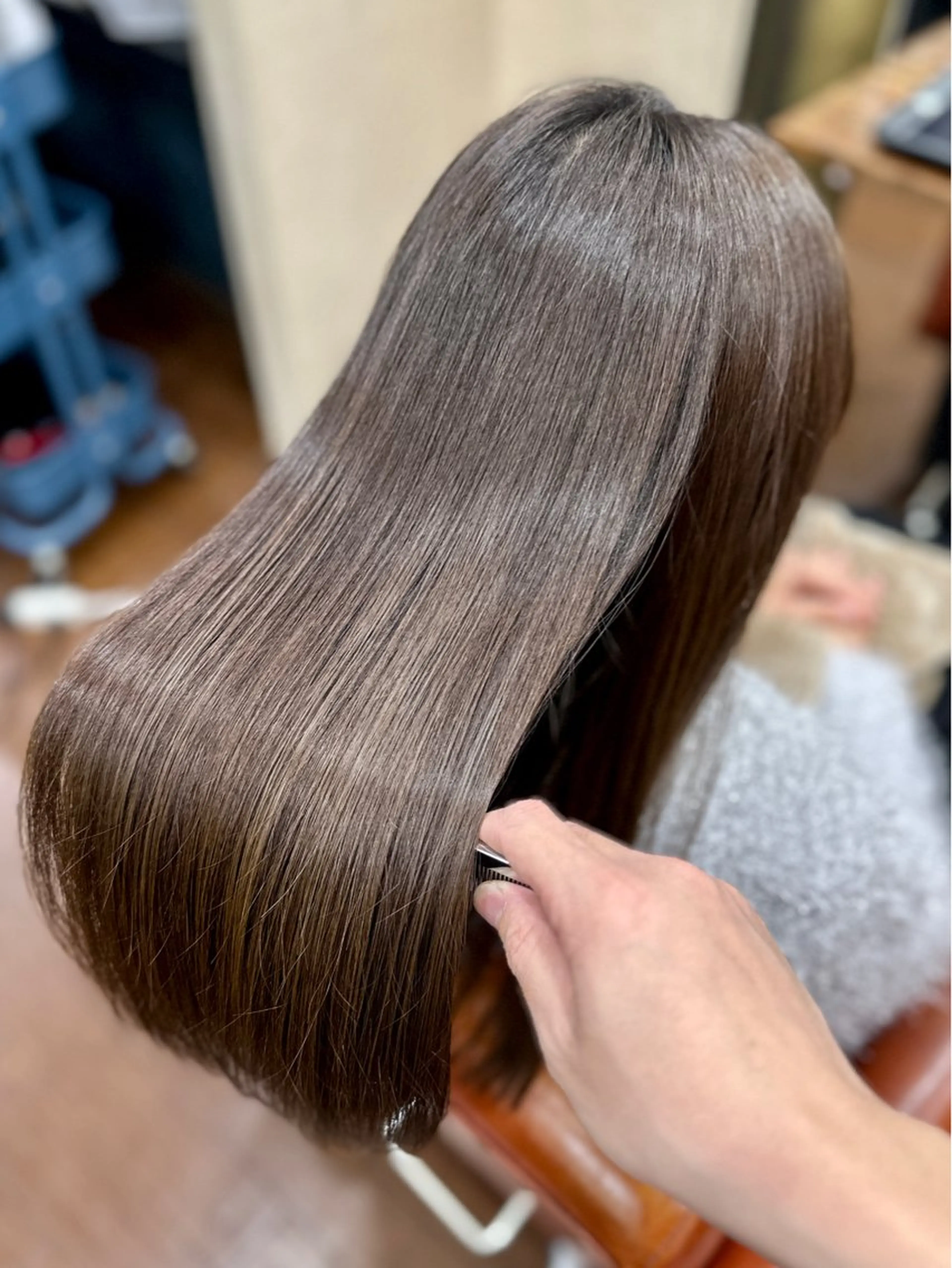 セミロング カラー 由谷 祥伍のヘアスタイル