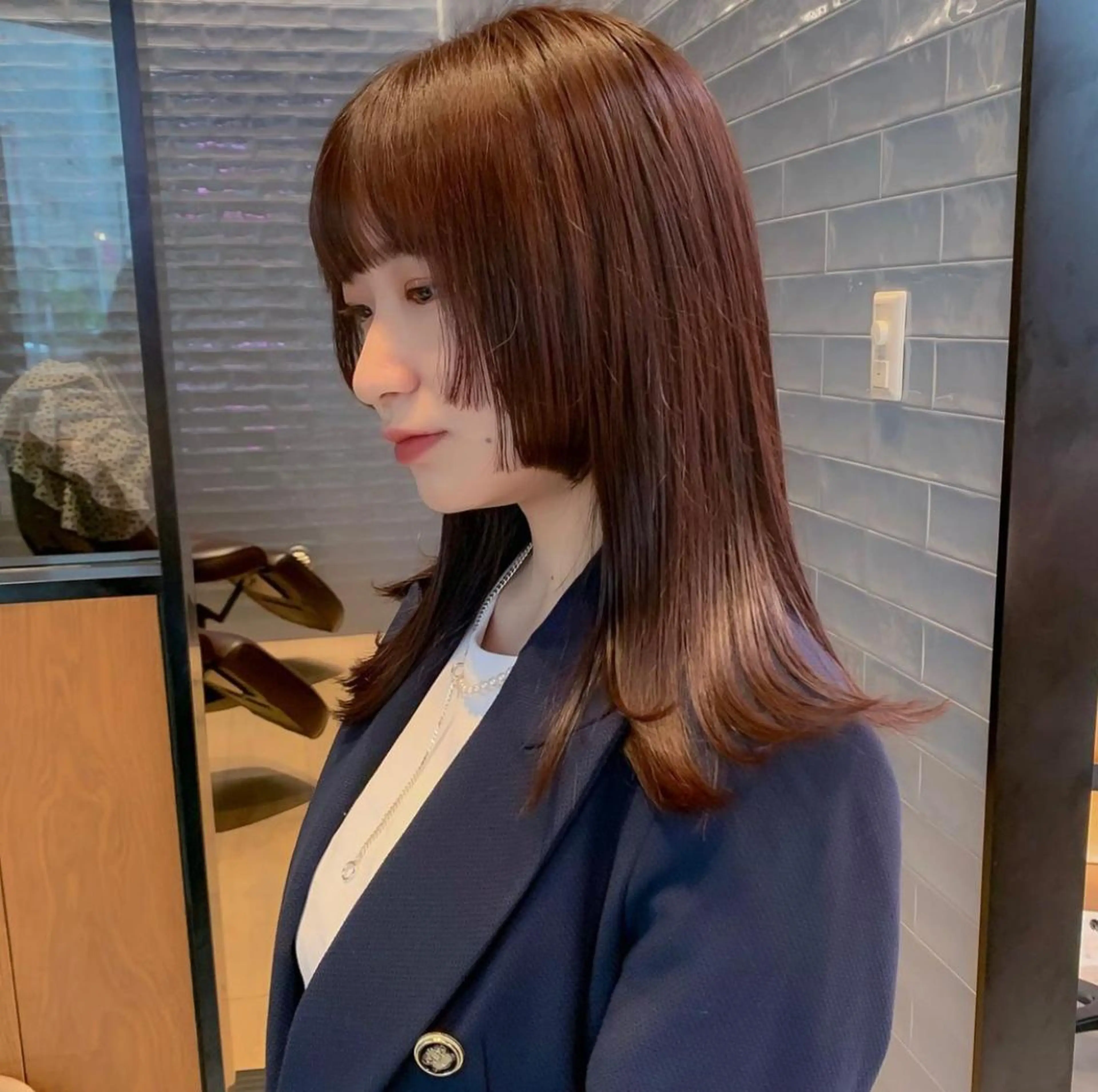 ミディアム カット ヘアカラー トリートメント 🤍aimi🤍 ウルフ/韓国ヘアのヘアスタイル