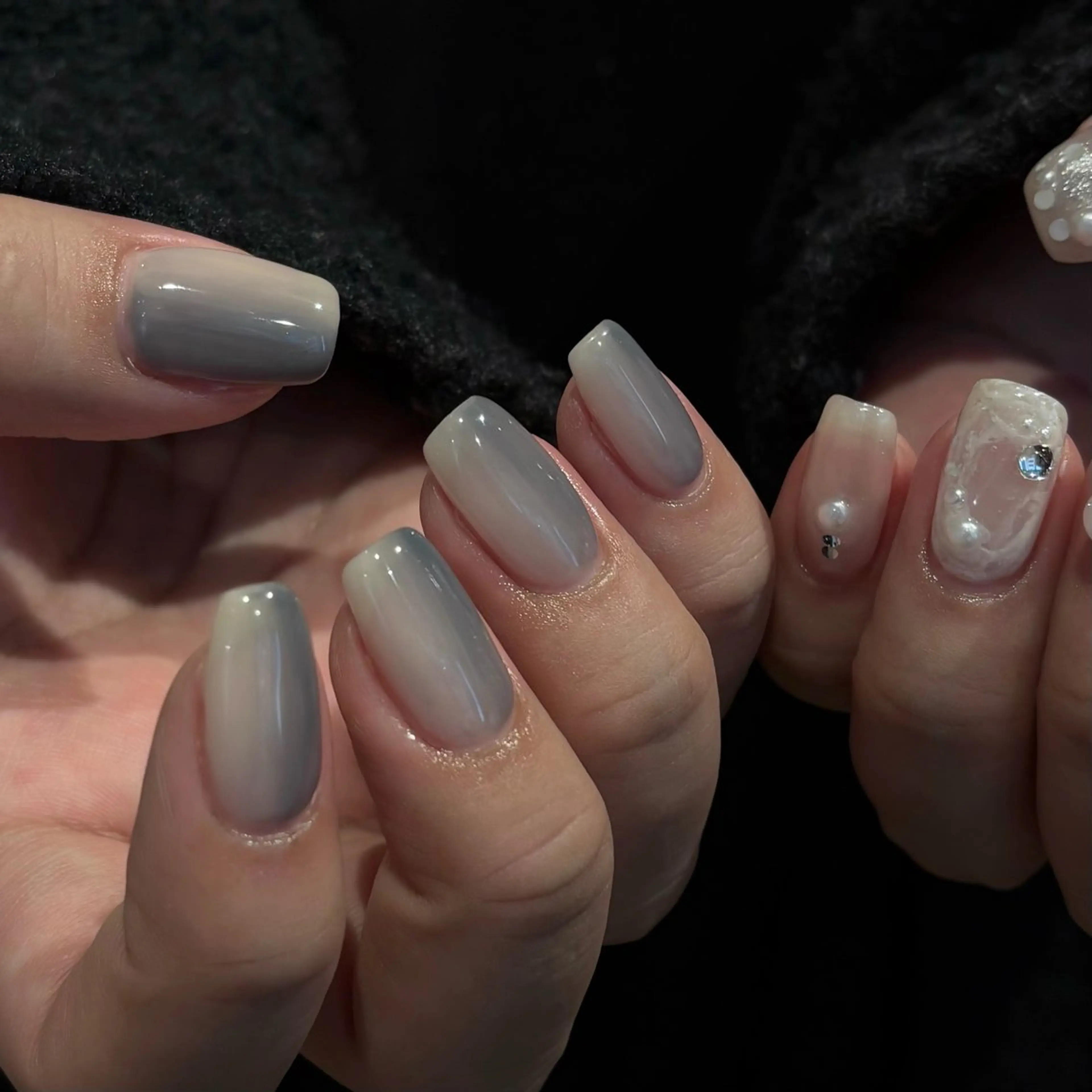 ネイル グラデーション キラキラネイル マグネットネイル ニュアンスネイル ハンドネイル Bianca名駅店 安田のネイルデザイン