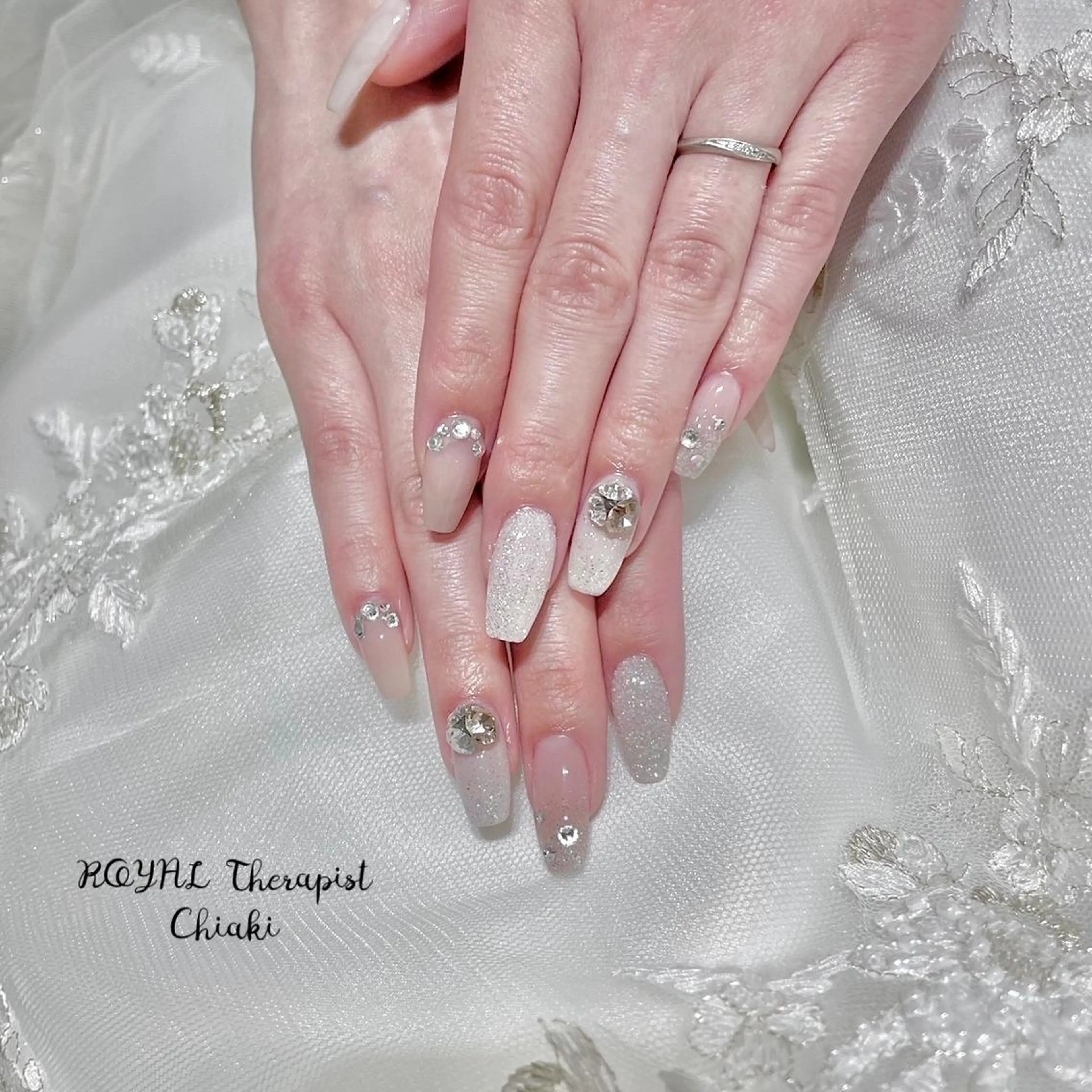 ネイル ブライダルネイル 【山岡】 ロイヤル•セラピストのネイルデザイン