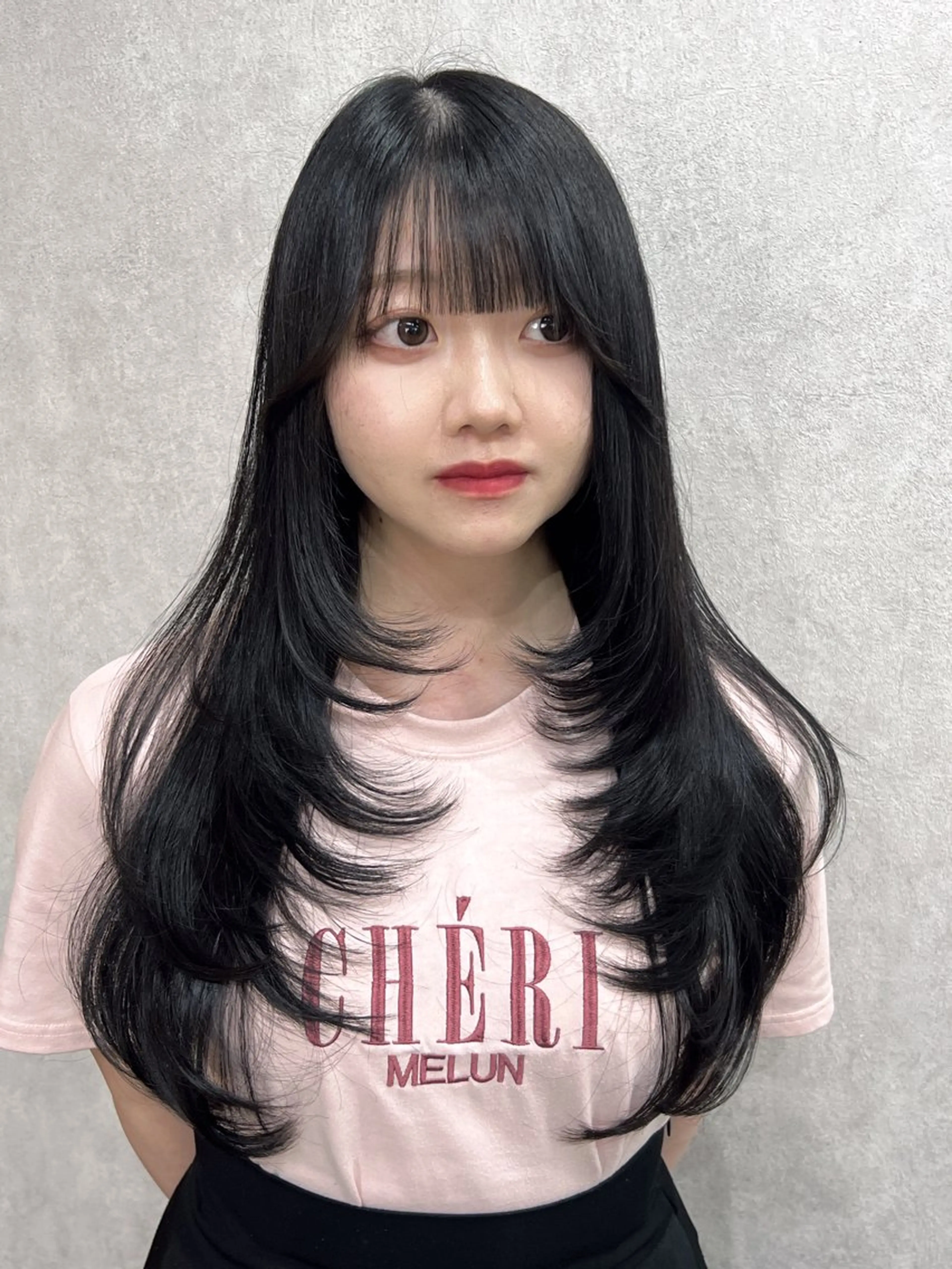 ロング カット ヘアカラー トリートメント maya レイヤーカットのヘアスタイル