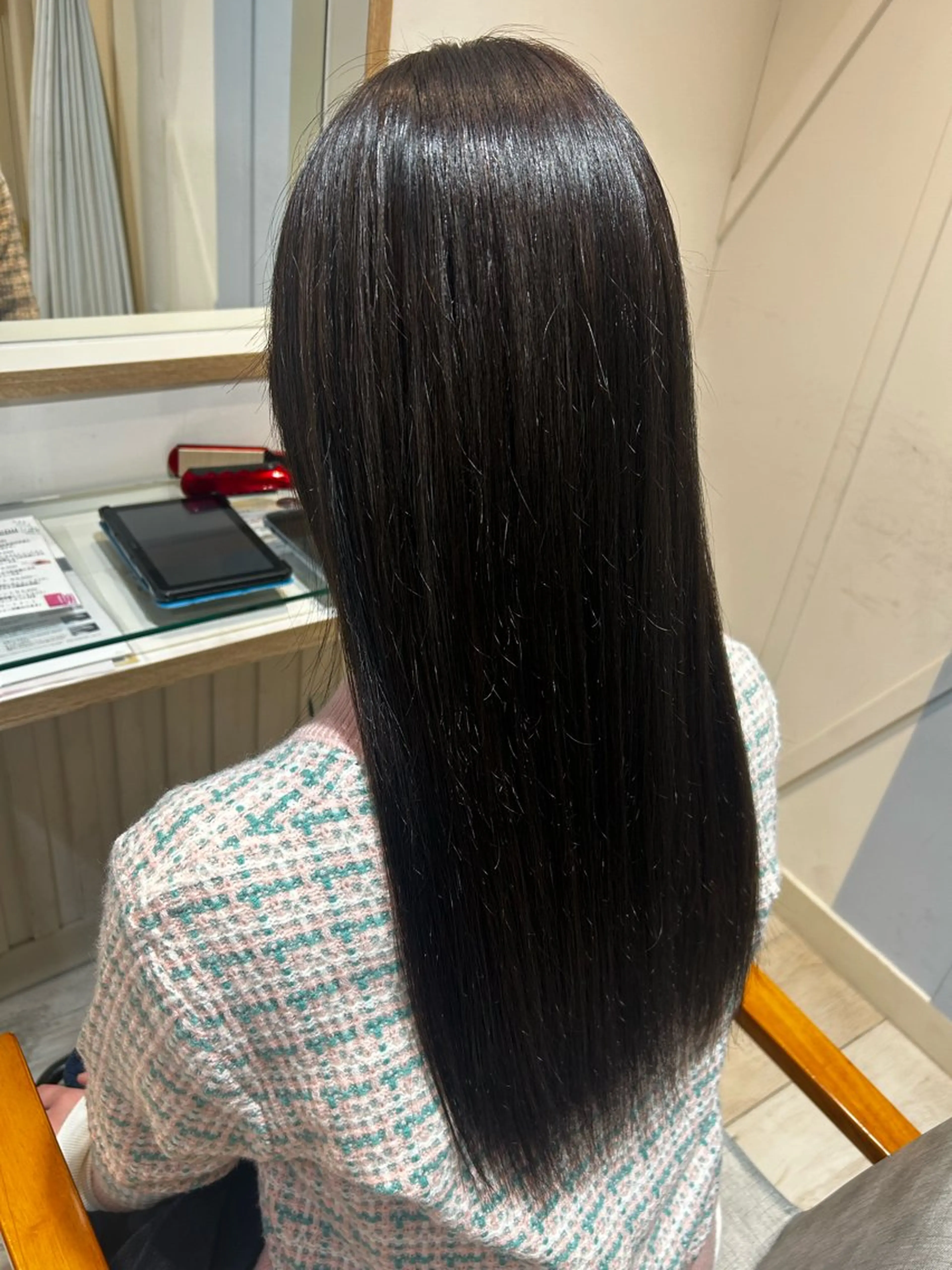 ロング カラー アッシュ オリーブアッシュ ヘアカラー 大川 夏実のヘアスタイル