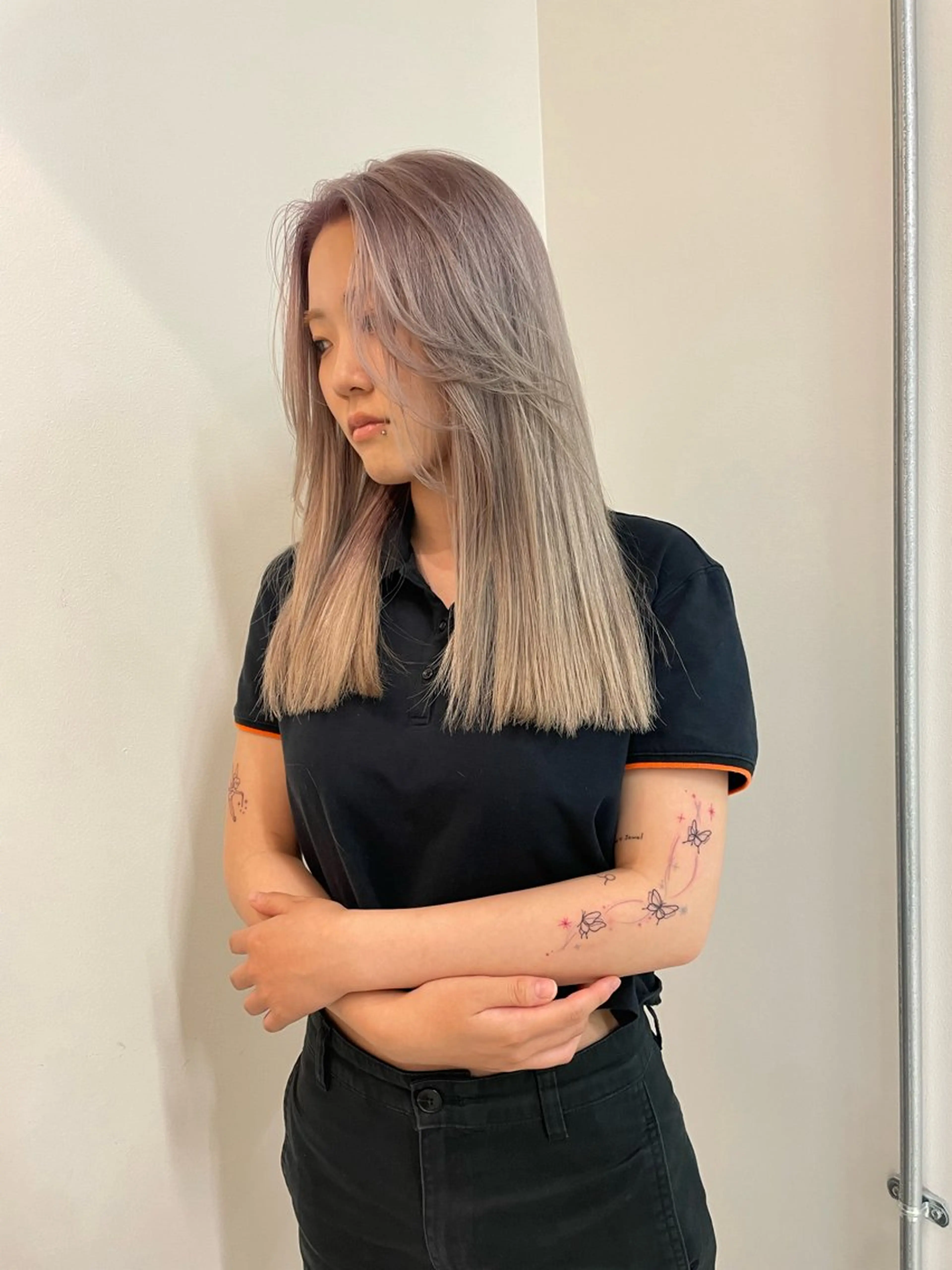 ミディアム カラー GO TODAY シェアサロン Flos店所属・🫧ハイトーン✨格安 より質💐マンツーマのヘアスタイル