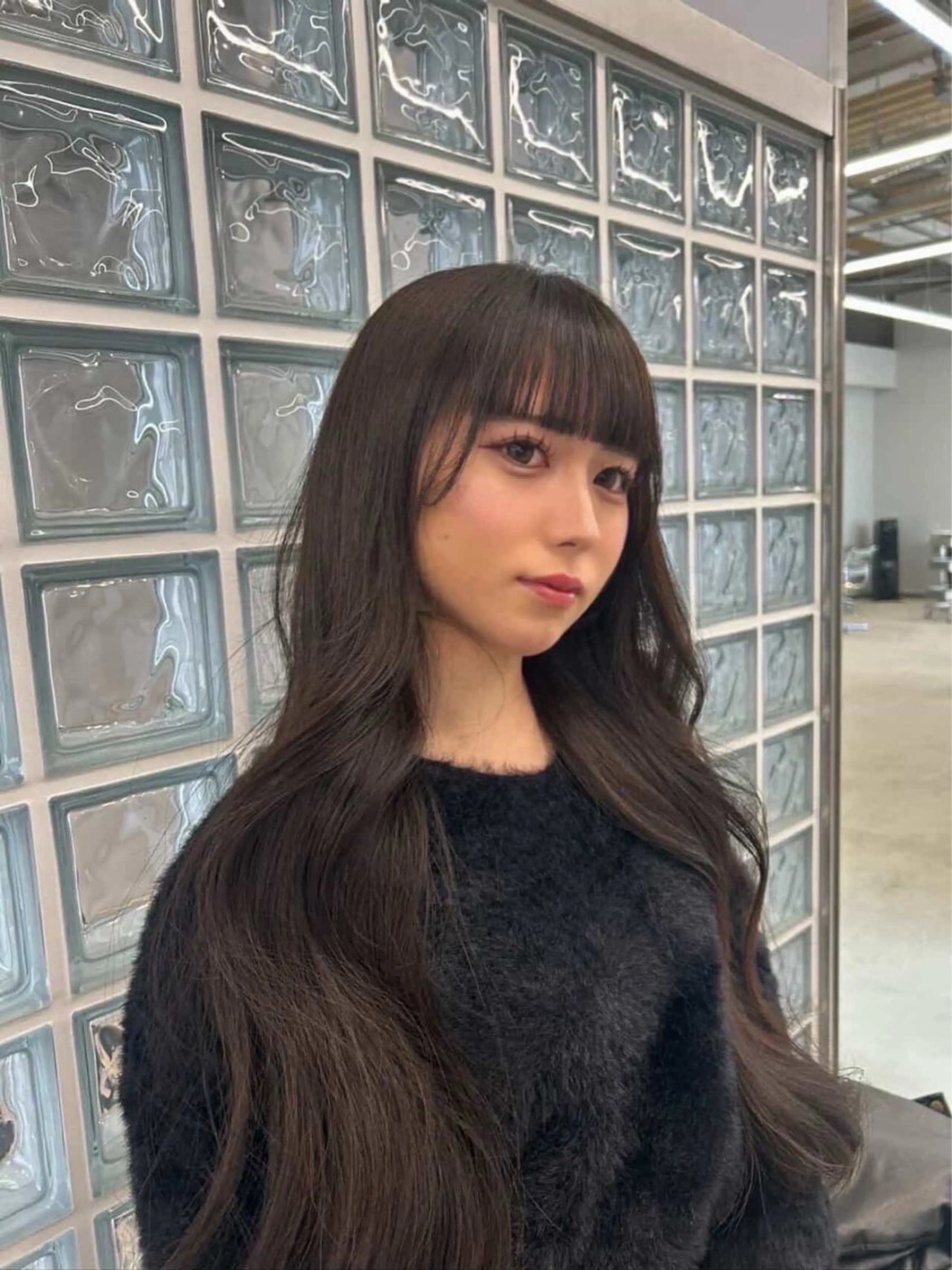 ロング カラー ヘアカラー 川﨑 晴菜のヘアスタイル