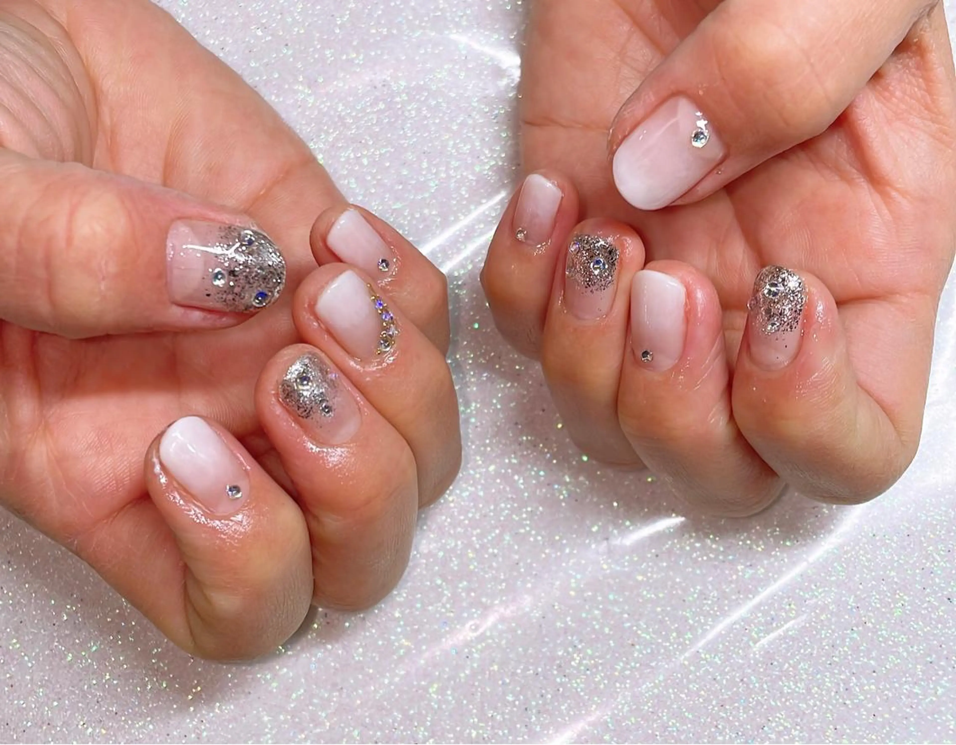 ネイル ハンドネイル VIERU 🌈🎀💖のネイルデザイン