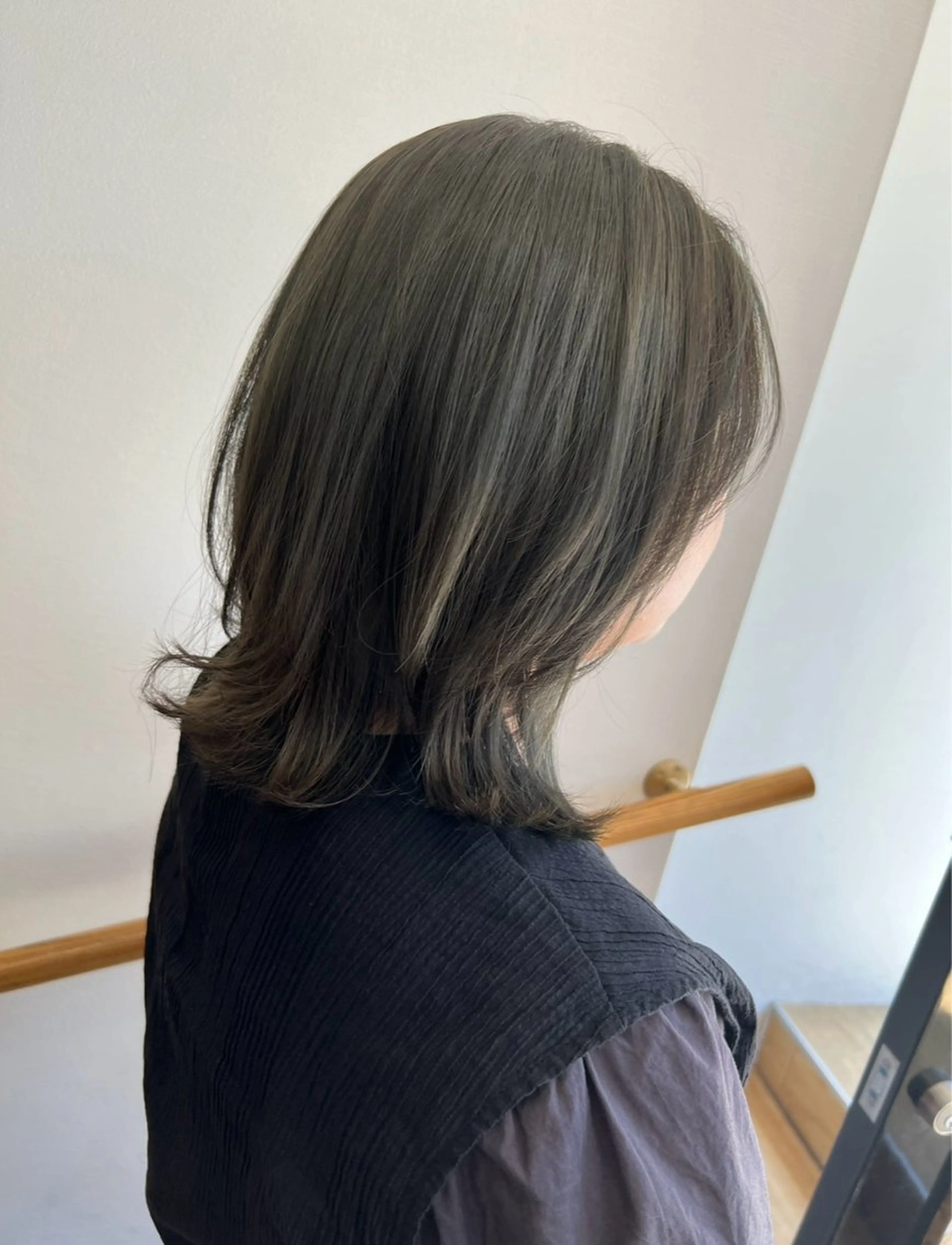 ミディアム カラー 石原 姫菜のヘアスタイル