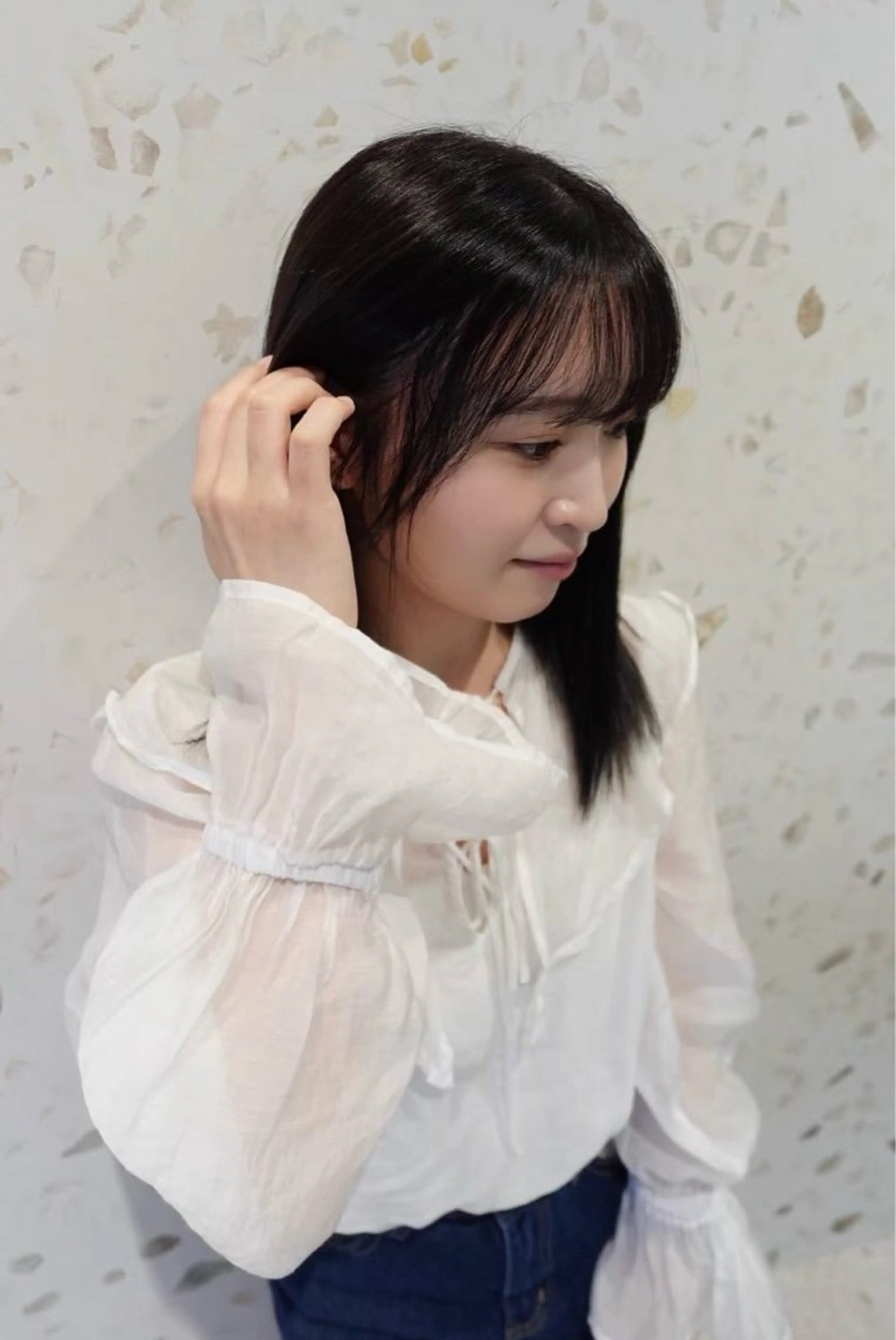 セミロング カラー 透明感カラー 上原 彩乃のヘアスタイル