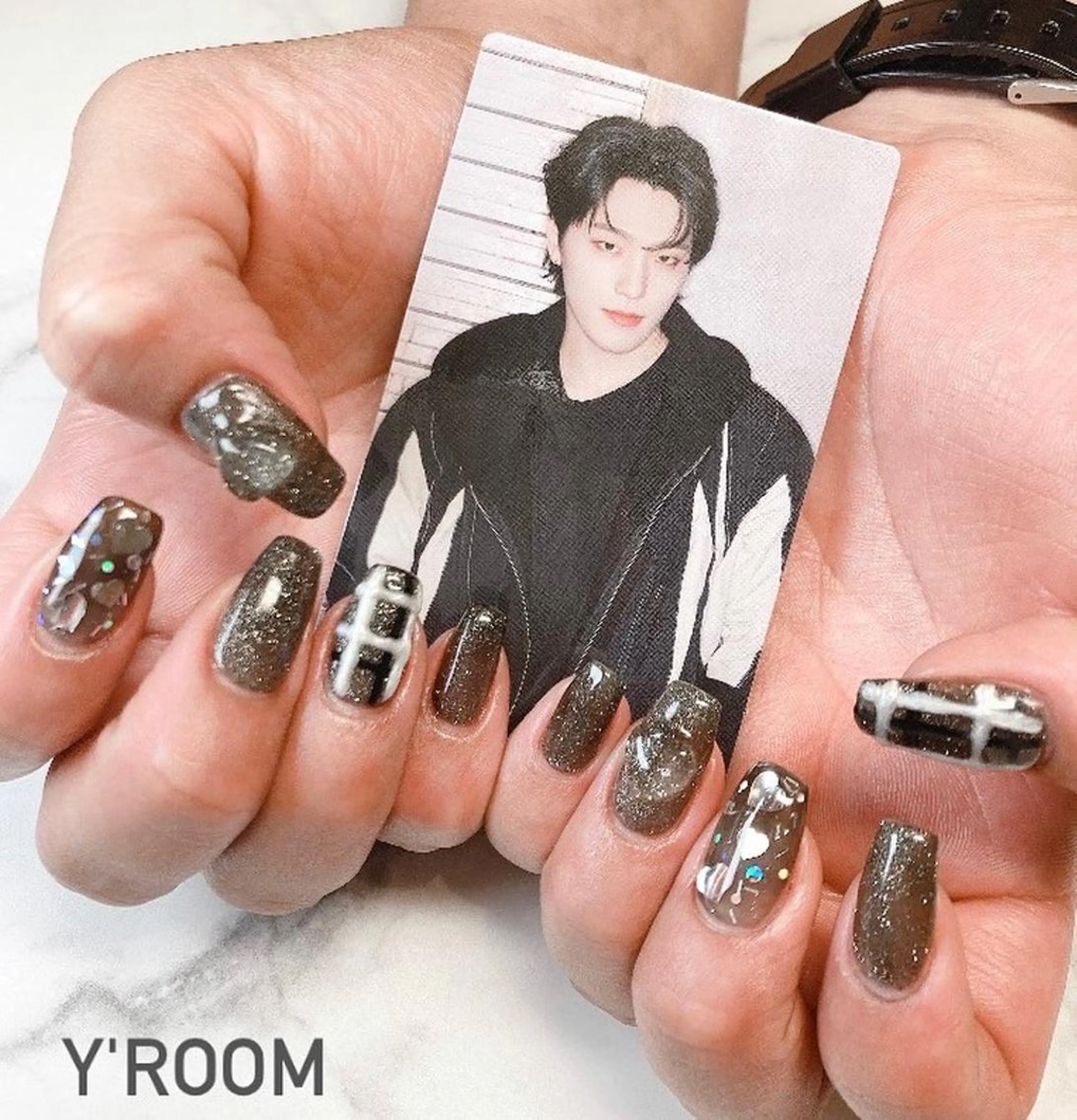 ネイル オーロラネイル フラッシュネイル フットネイル ジェルネイル 氷ネイル・うるうるネイル ハンドネイル YUKA （ネイリスト）のネイルデザイン