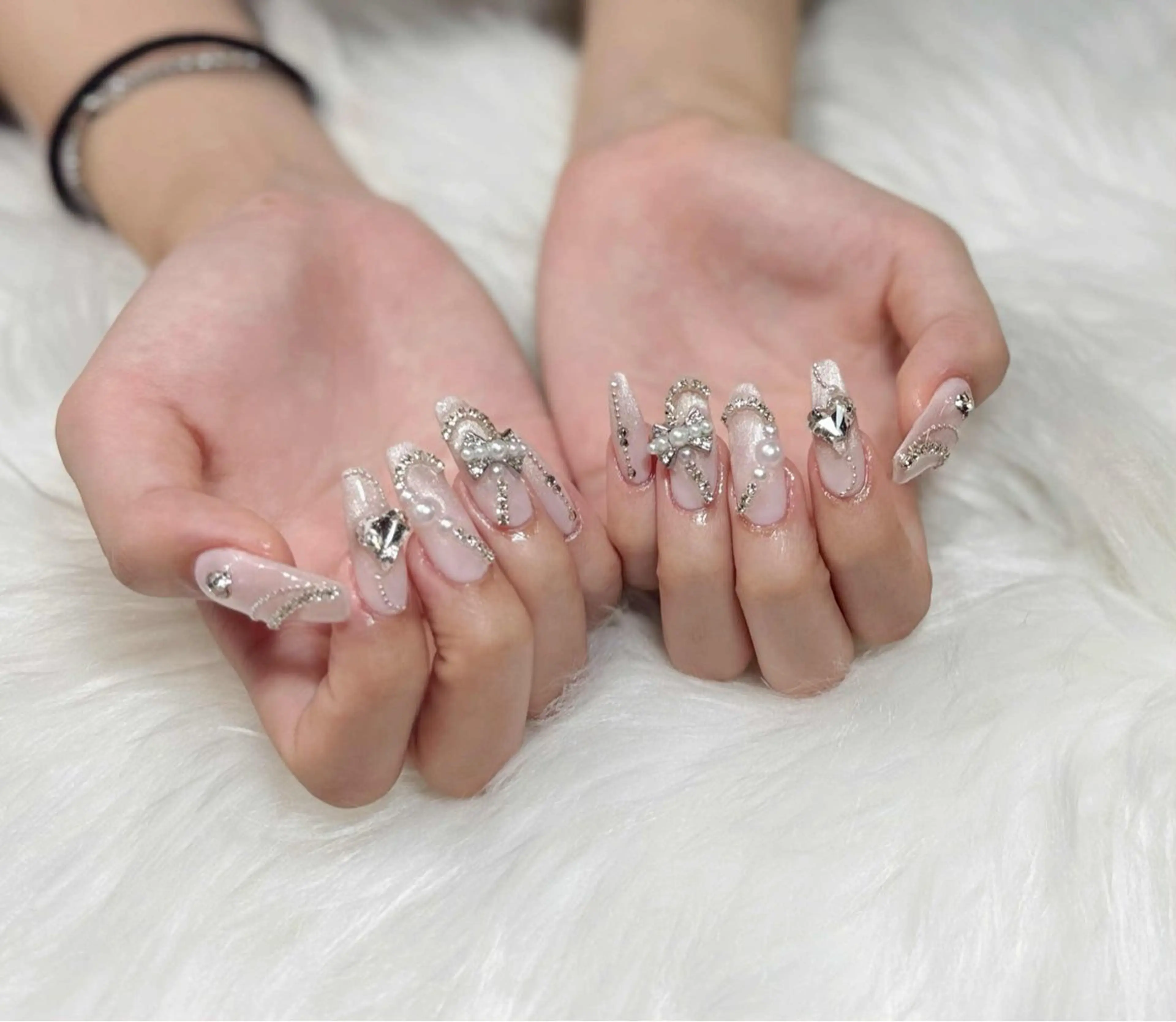 ハンドネイル(つけ放題)の写真