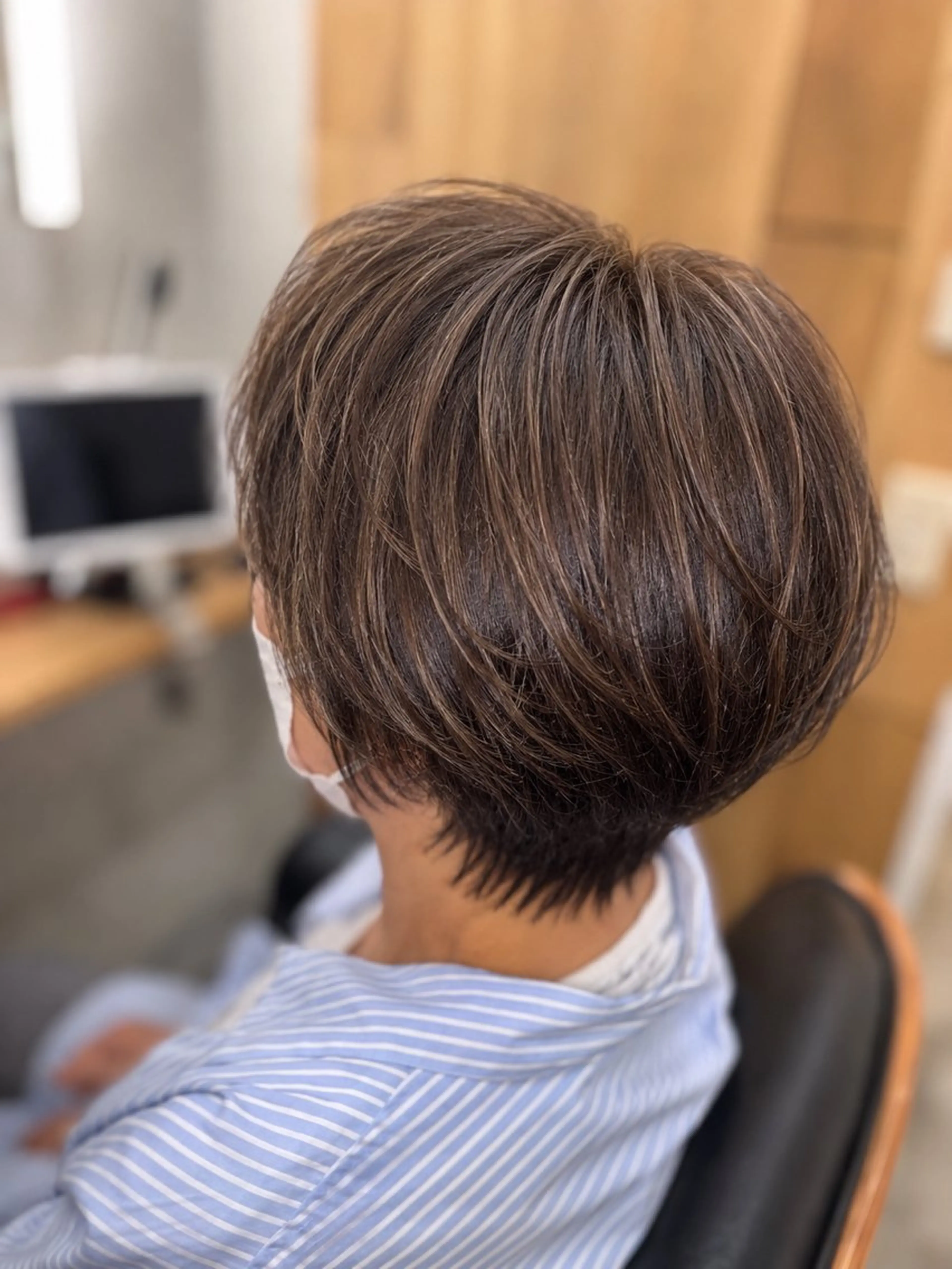 ショート カット ヘアカラー 白鳥 正孝のヘアスタイル